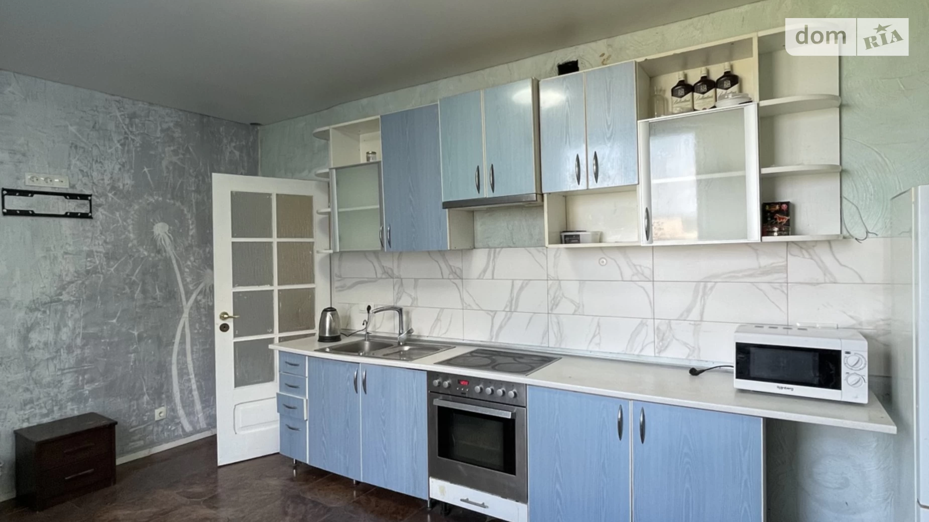 Продається 2-кімнатна квартира 73.4 кв. м у Чорноморську, вул. Парусна, 18 - фото 2