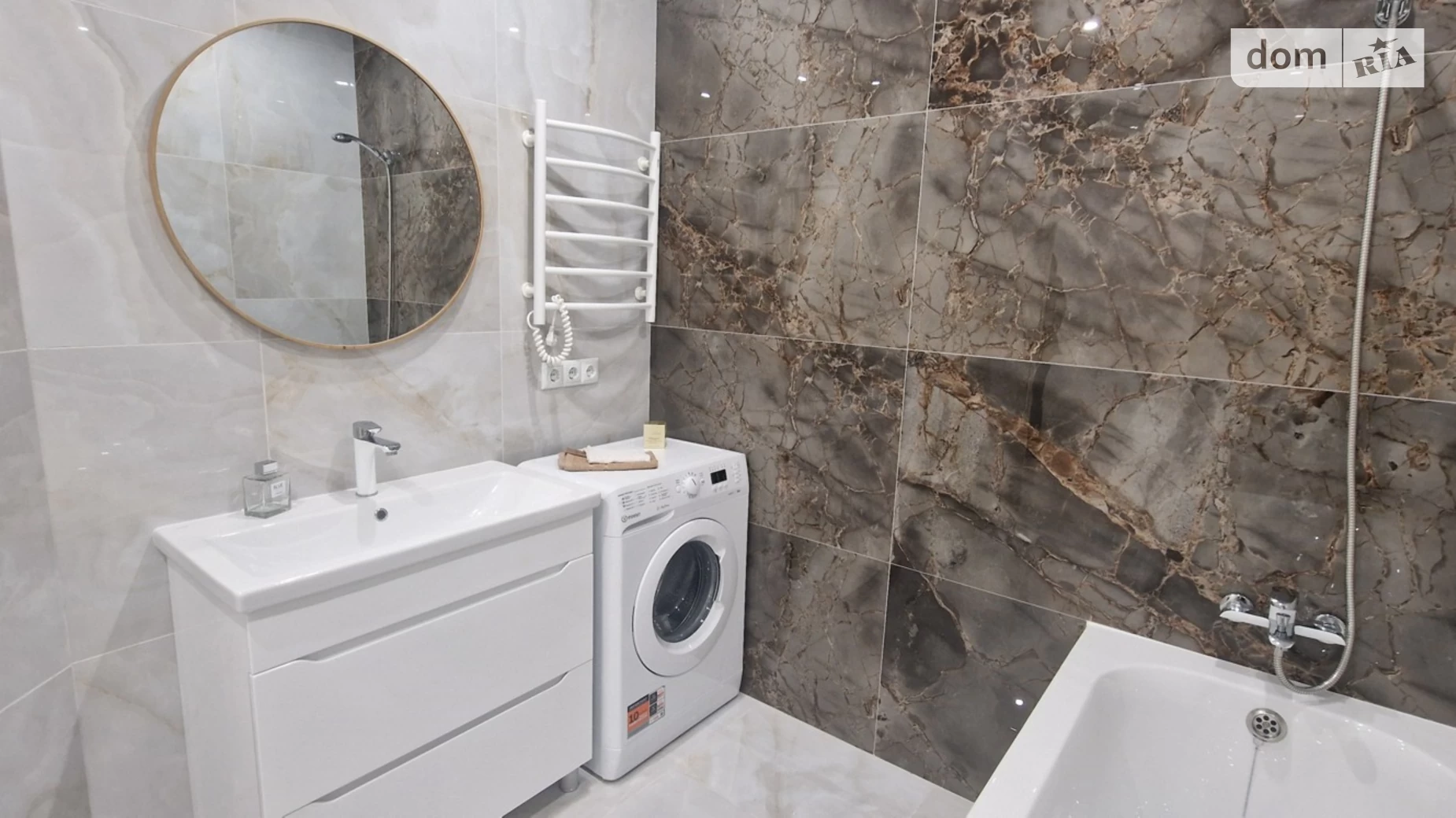 Продается 2-комнатная квартира 62 кв. м в, цена: 83500 $ - фото 2