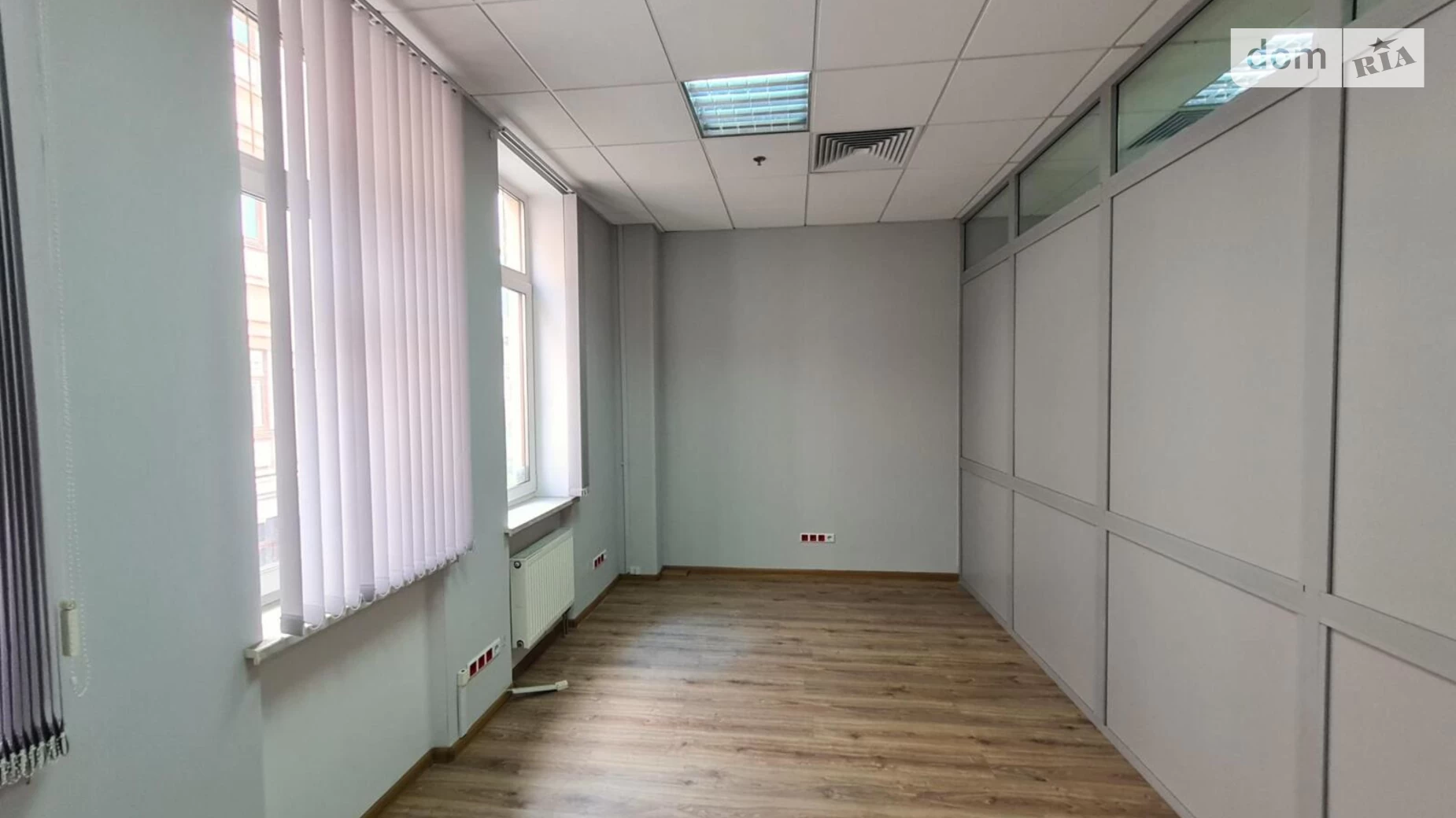 Сдается в аренду офис 131.6 кв. м в бизнес-центре, цена: 59220 грн - фото 4