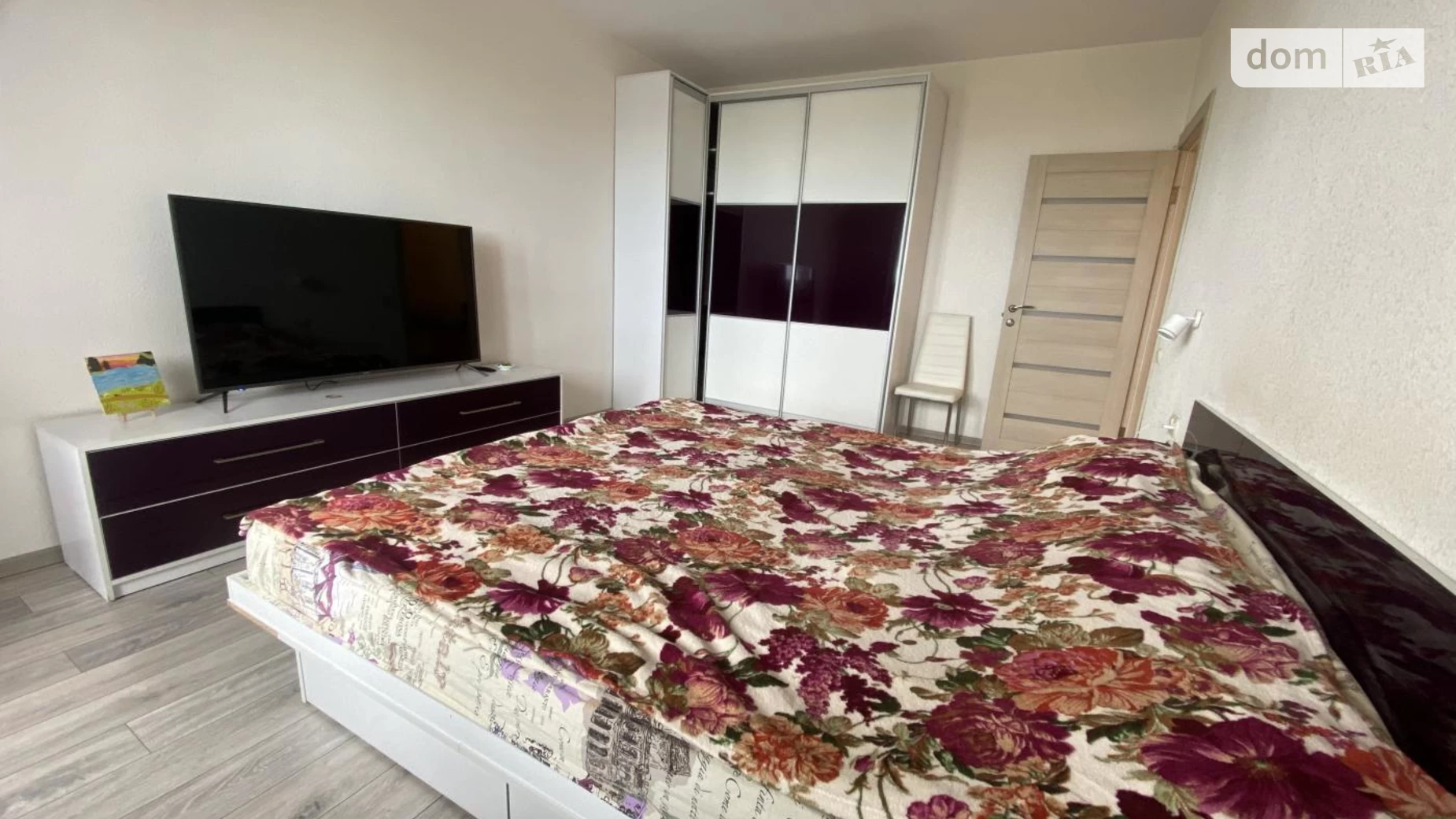 Продается 3-комнатная квартира 70.8 кв. м в Киеве, просп. Свободы, 2В - фото 2