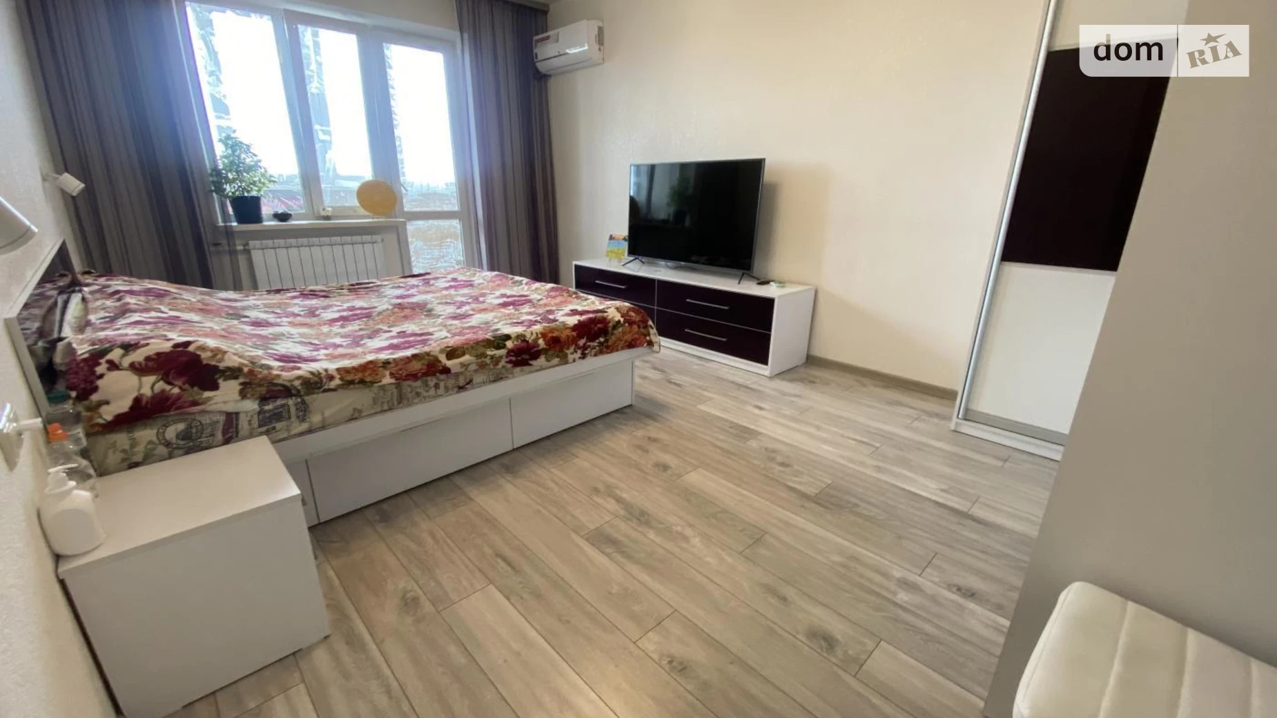 Продается 3-комнатная квартира 70.8 кв. м в Киеве, просп. Свободы, 2В - фото 3