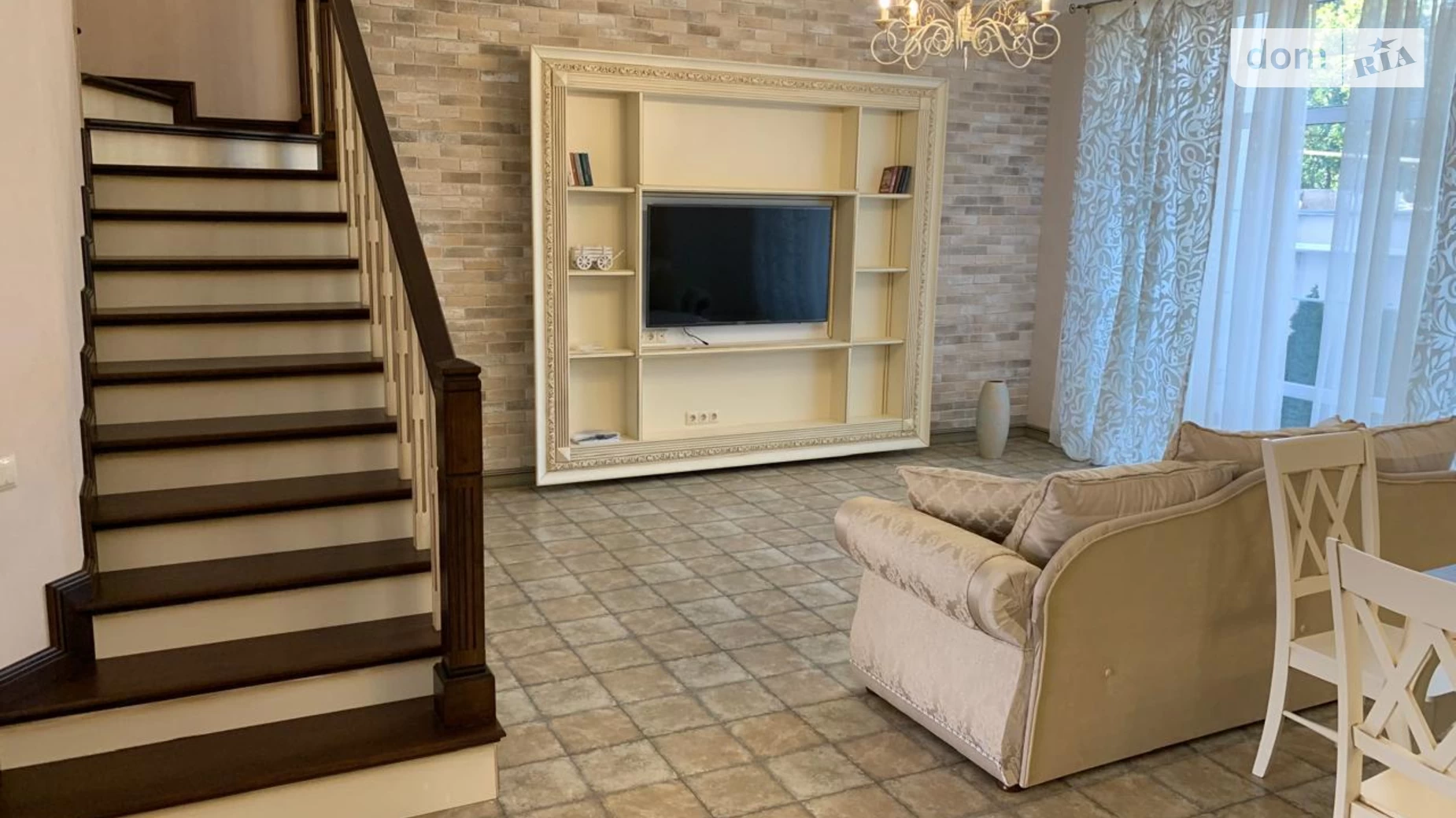 Продается дом на 3 этажа 230 кв. м с камином, цена: 299000 $ - фото 4