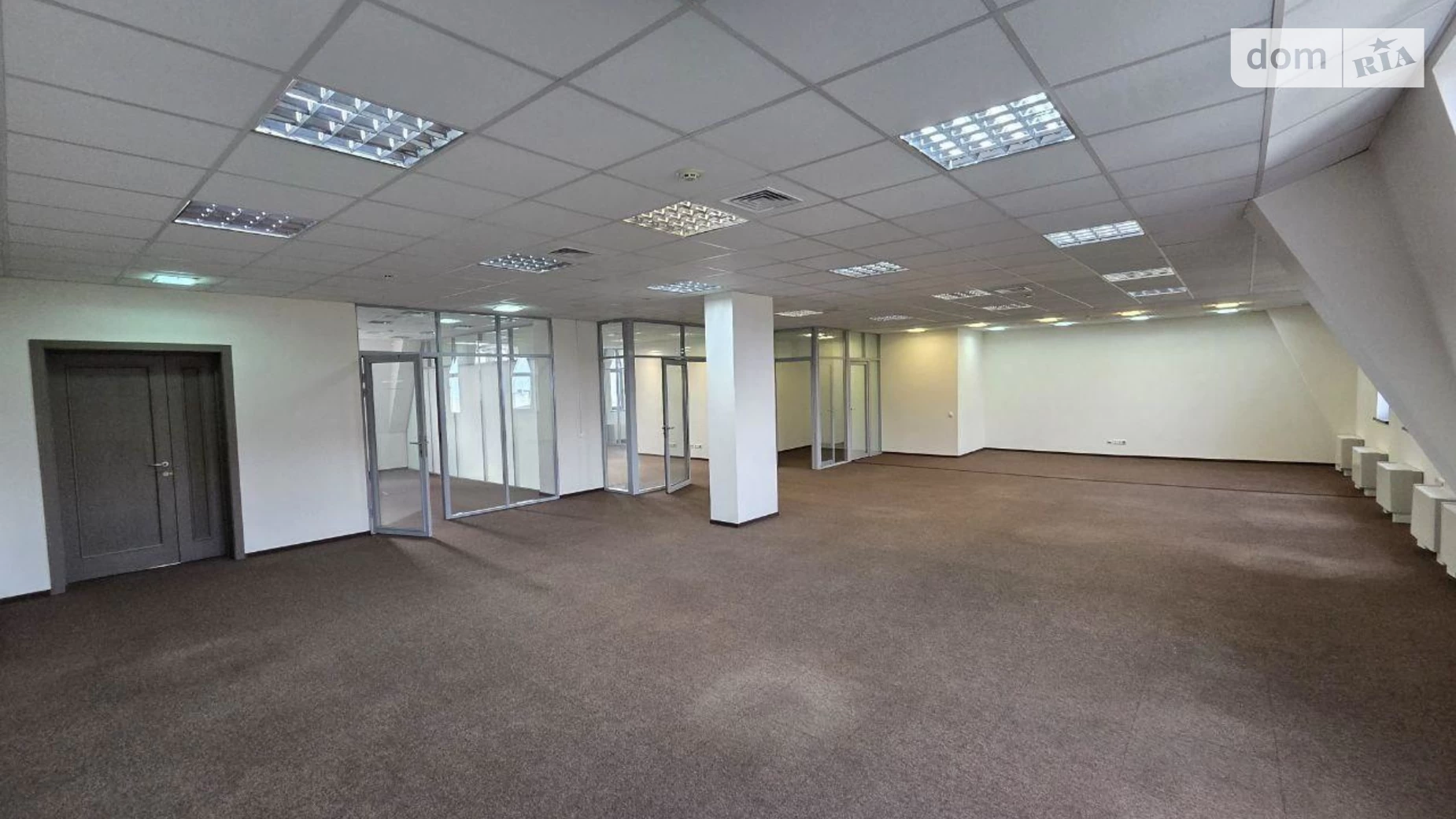 Сдается в аренду офис 530 кв. м в бизнес-центре, цена: 11200 $ - фото 3