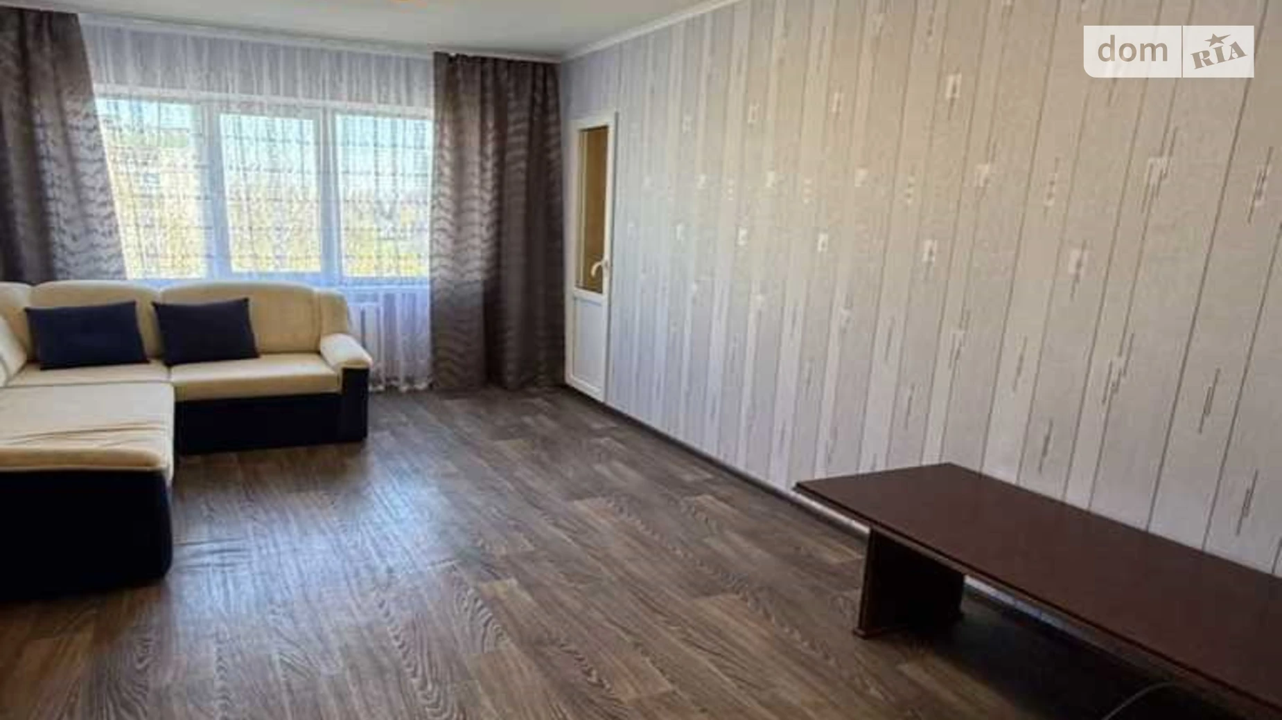 Продается 3-комнатная квартира 70.6 кв. м в Полтаве, ул. Великотырновская - фото 2