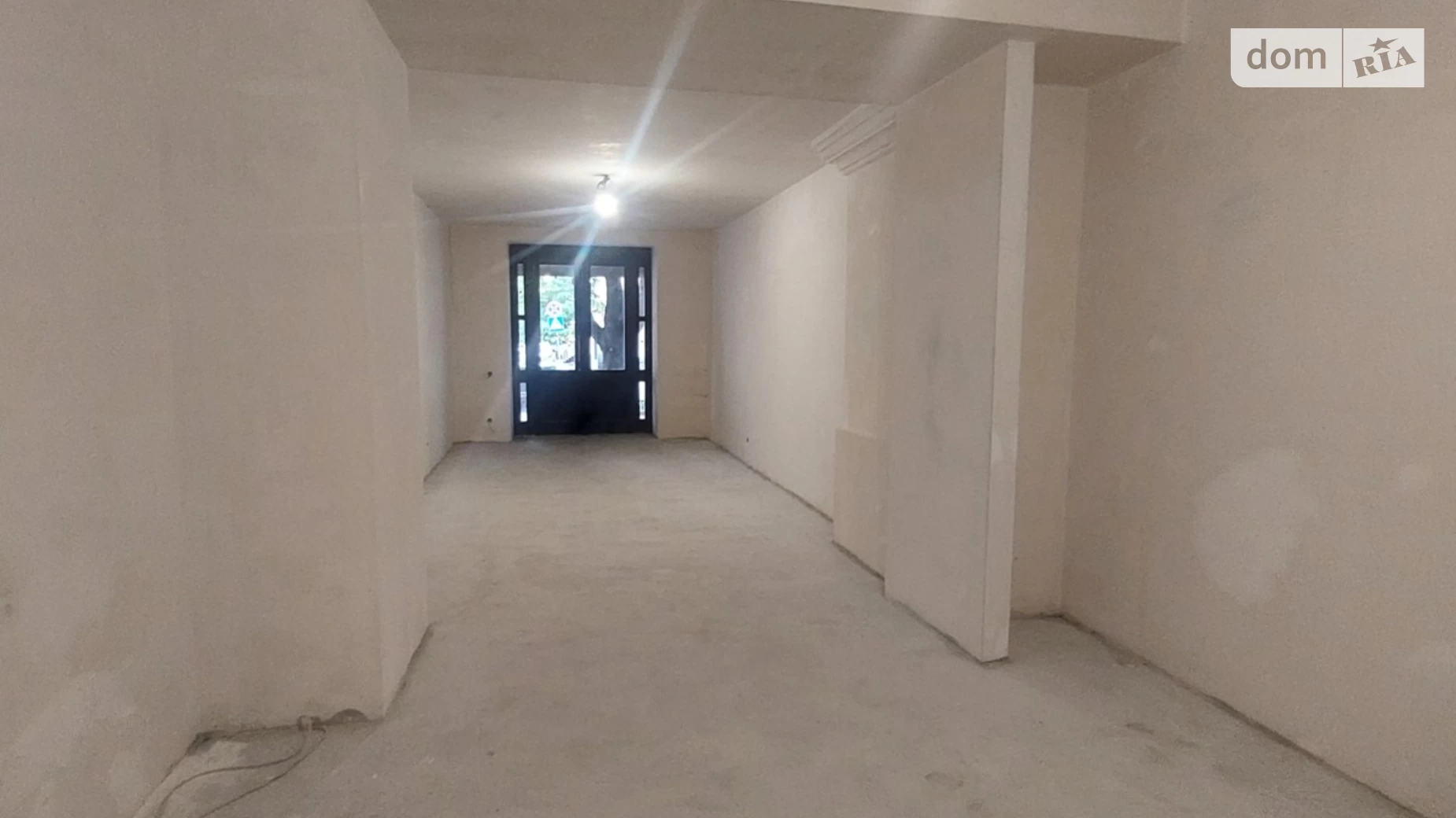 Продается офис 48 кв. м в бизнес-центре, цена: 135000 $ - фото 2
