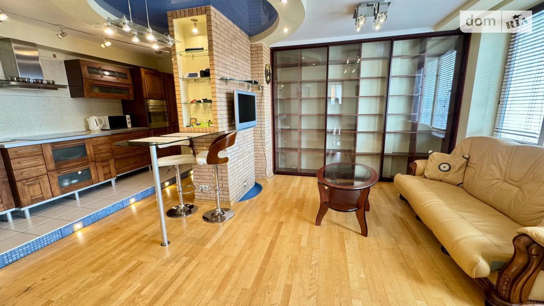 Продается 3-комнатная квартира 75 кв. м в Днепре, цена: 75000 $ - фото 2