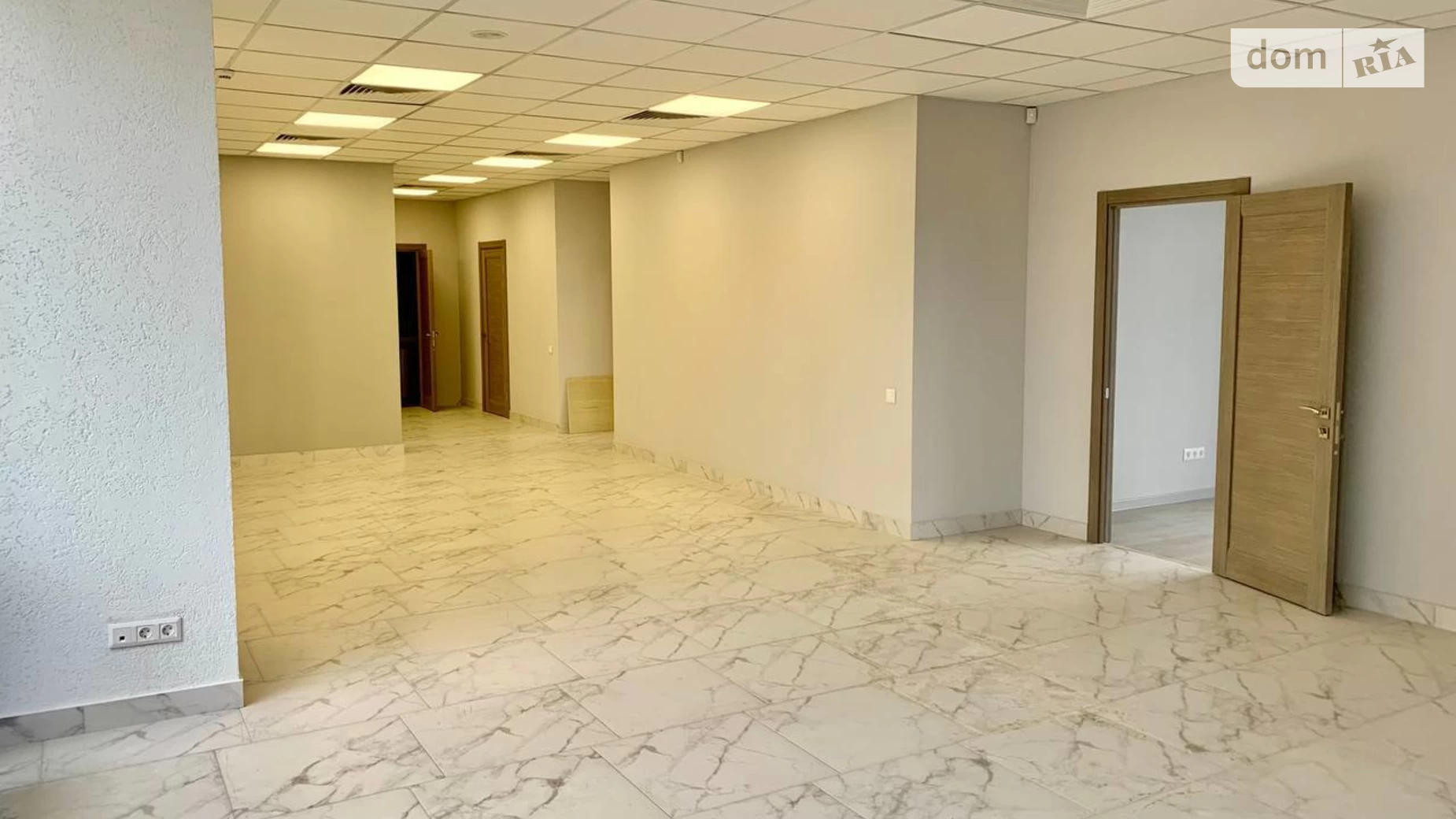Сдается в аренду офис 130 кв. м в бизнес-центре, цена: 850 $ - фото 4