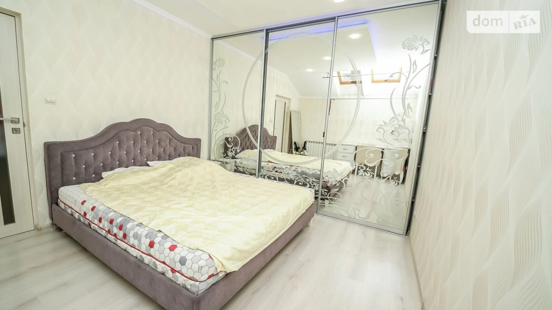 Продается 3-комнатная квартира 194 кв. м в Ужгороде, цена: 287000 $ - фото 2