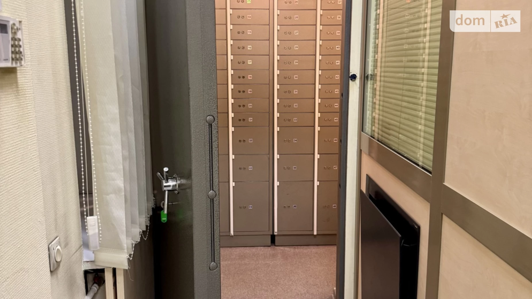 Сдается в аренду офис 220 кв. м в бизнес-центре, цена: 3520 $ - фото 5
