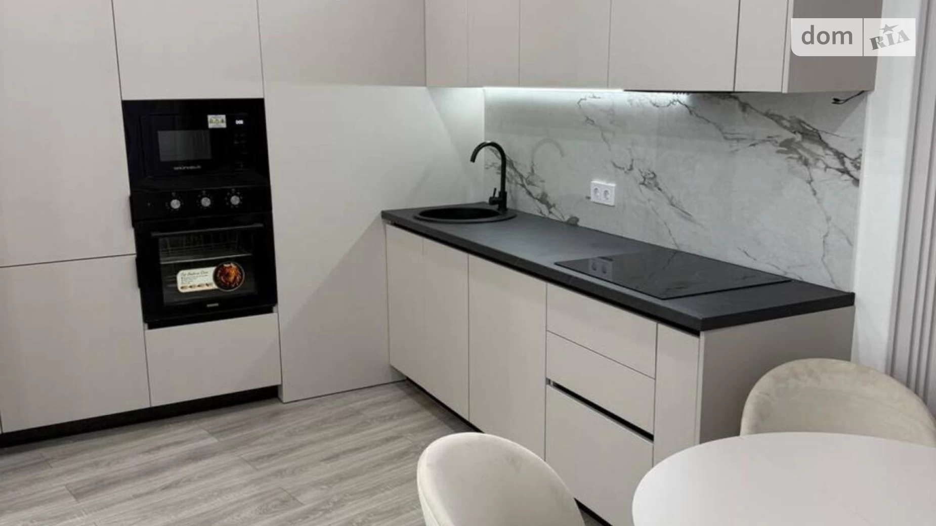 Продается 1-комнатная квартира 42.6 кв. м в Одессе, ул. Краснова, 1 - фото 2