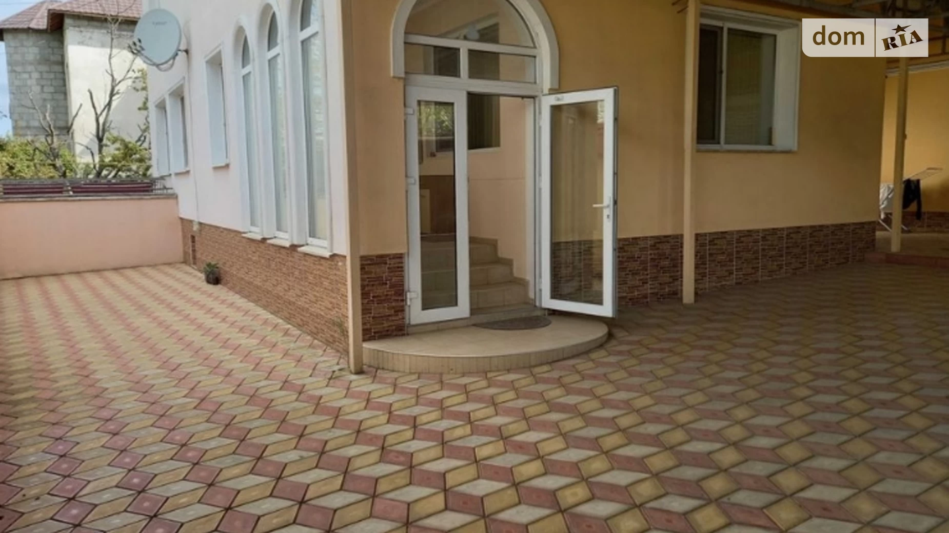 Продается дом на 2 этажа 310 кв. м с подвалом, цена: 190000 $ - фото 4