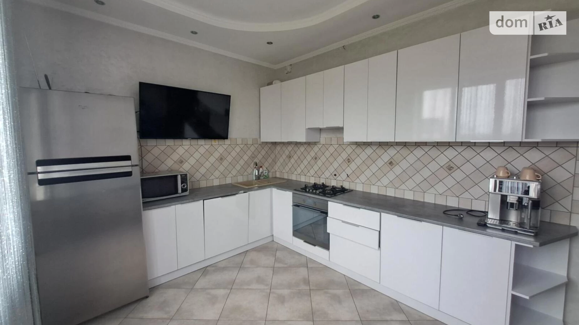 Продается дом на 2 этажа 220 кв. м с беседкой, цена: 104000 $ - фото 2