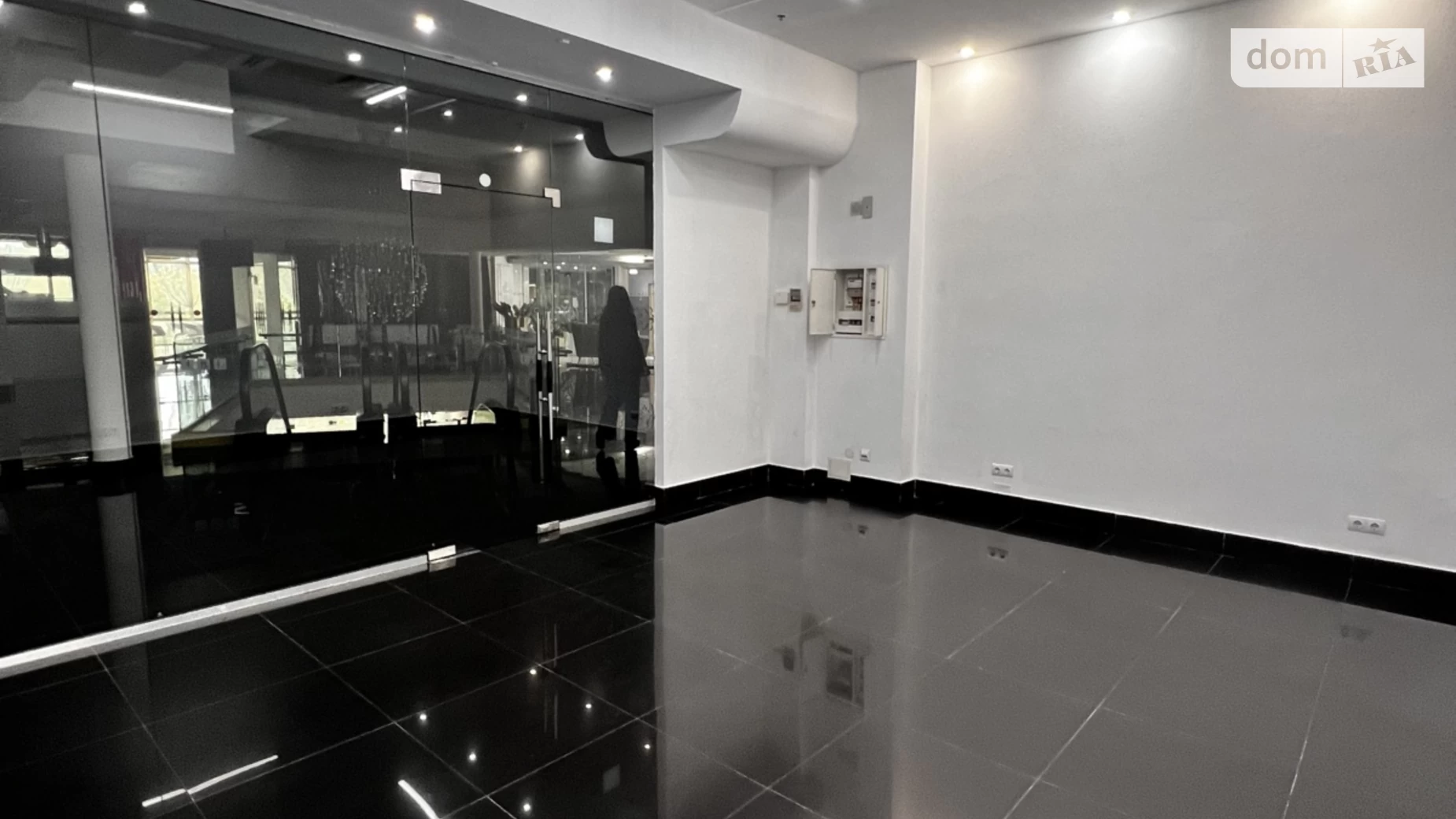 Сдается в аренду офис 27 кв. м в бизнес-центре, цена: 12150 грн - фото 2