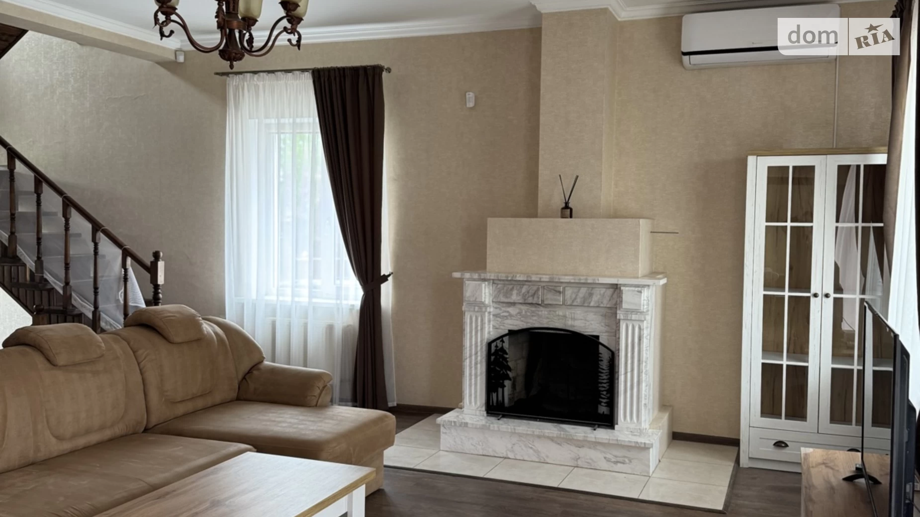 Сдается в аренду дом на 3 этажа 310 кв. м с балконом, цена: 1500 $ - фото 3