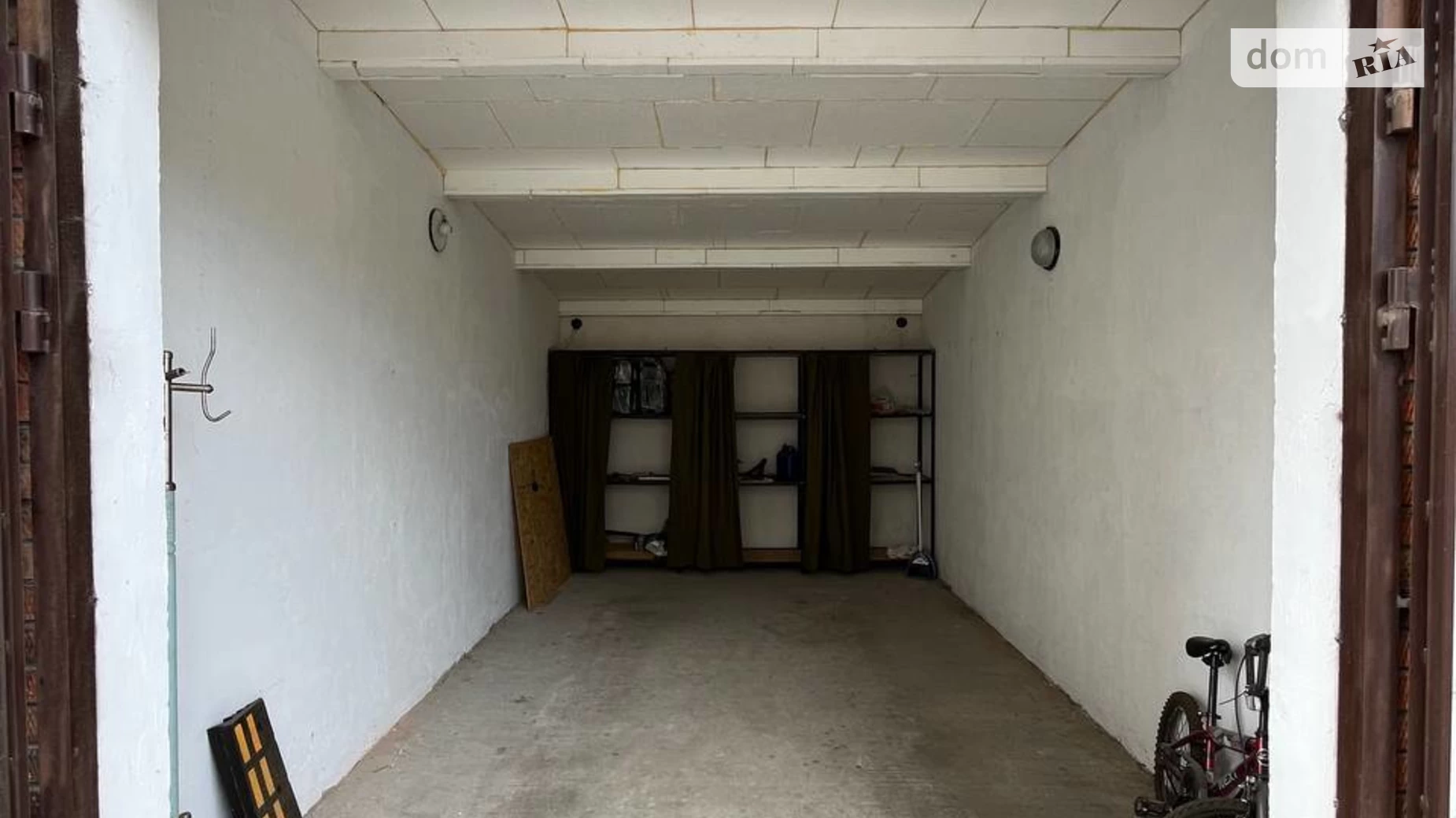 Продається окремий гараж під легкове авто на 20 кв. м, цена: 15000 $ - фото 2