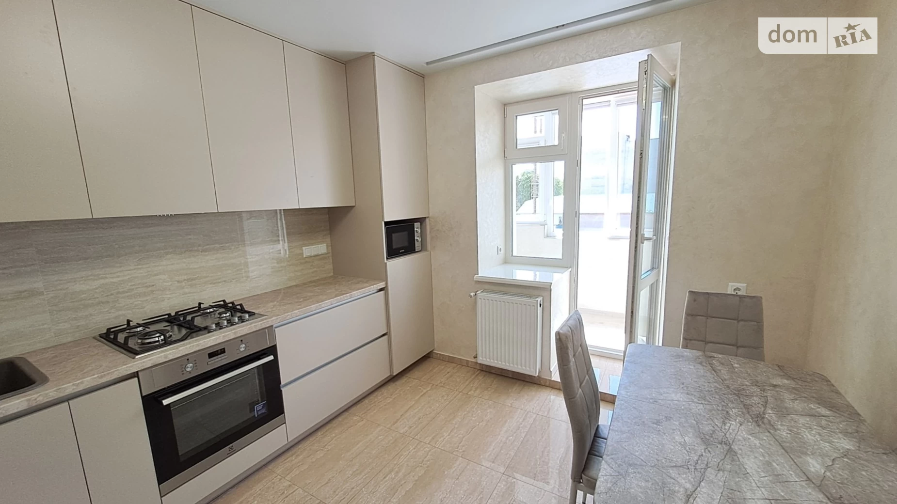 1-комнатная квартира 42 кв. м в Тернополе, просп. Бандеры Степана, 83А - фото 3
