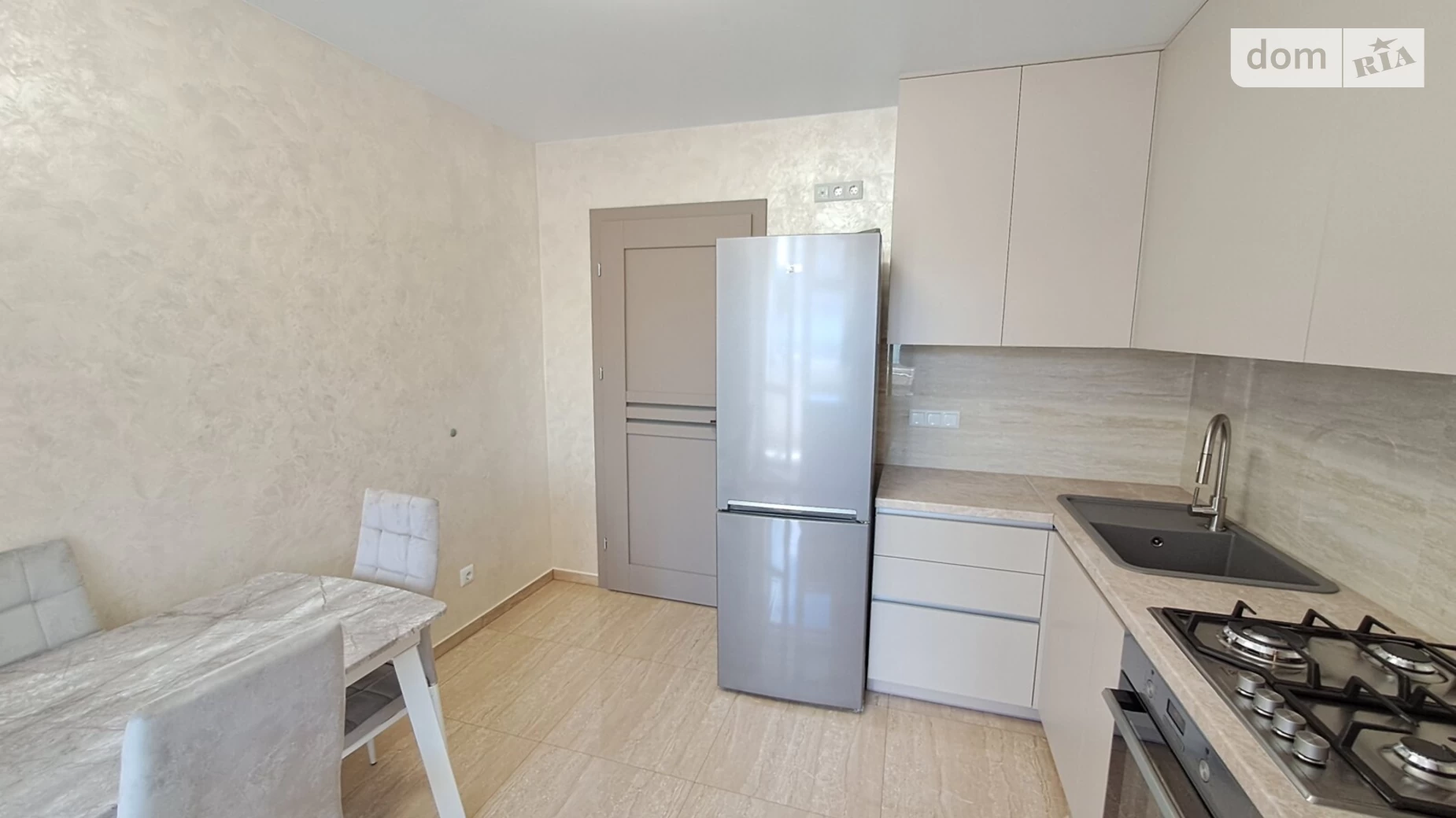 1-комнатная квартира 42 кв. м в Тернополе, просп. Бандеры Степана, 83А - фото 3
