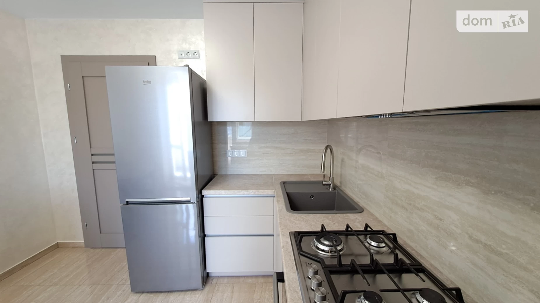 1-комнатная квартира 42 кв. м в Тернополе, просп. Бандеры Степана, 83А - фото 4