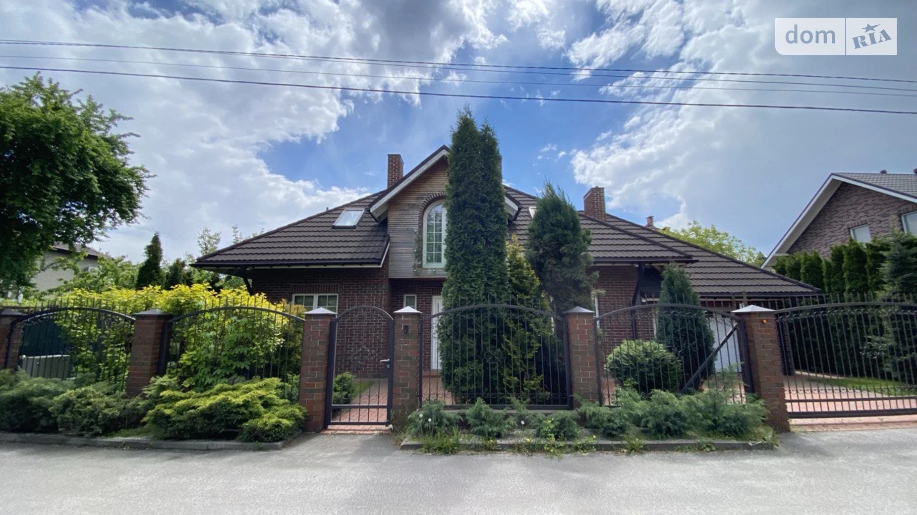 Продается дом на 2 этажа 220 кв. м с беседкой, цена: 475000 $ - фото 2
