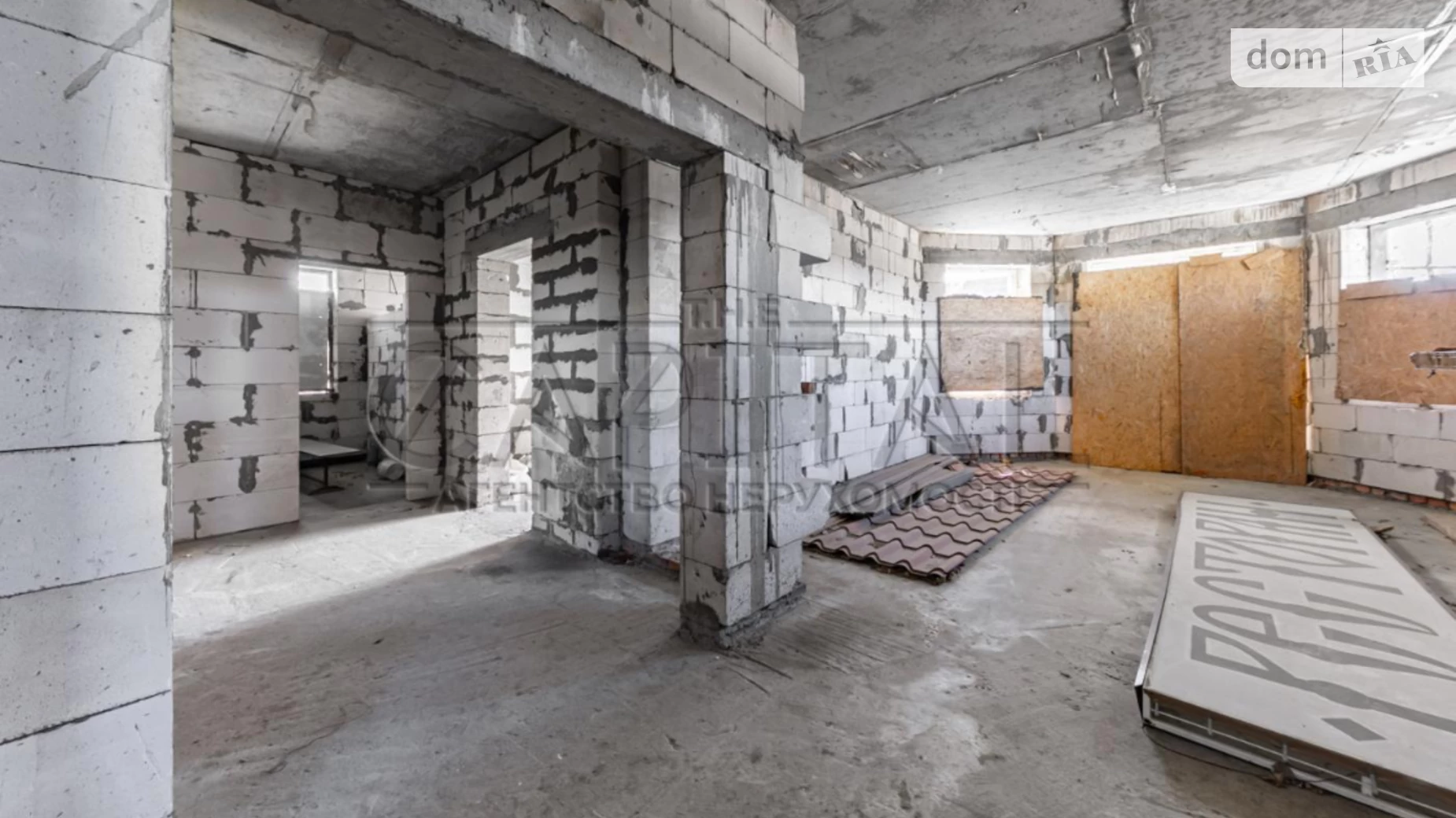 Продается дом на 3 этажа 250 кв. м с участком, цена: 95000 $ - фото 5