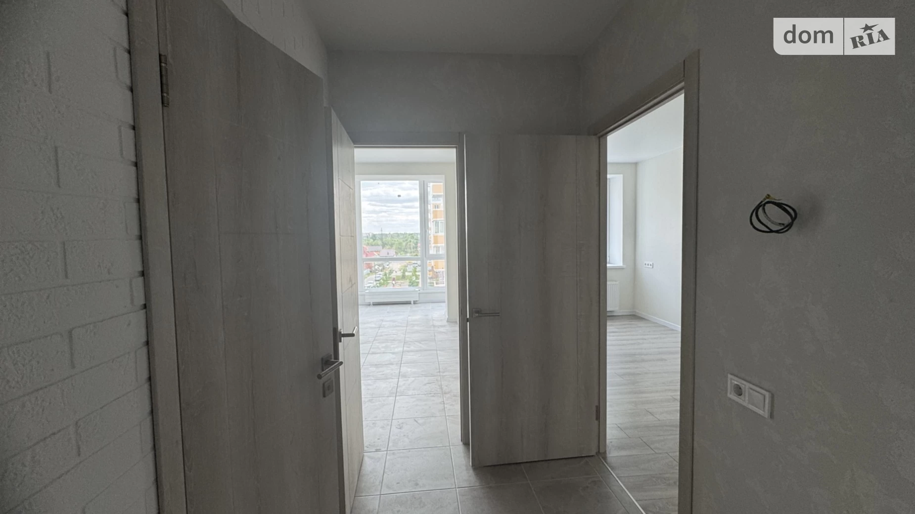 Продается 1-комнатная квартира 37 кв. м в Буче, ул. Ивана Кожедуба, 8А - фото 2