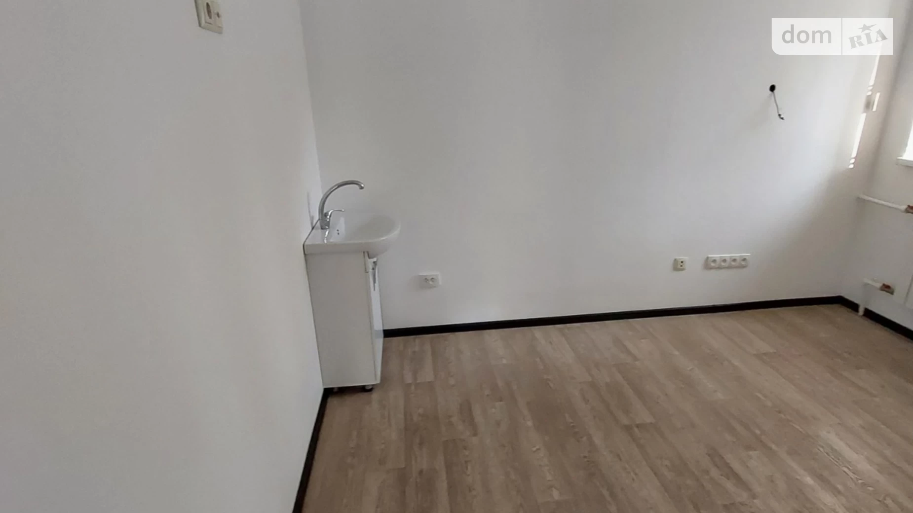 Сдается в аренду офис 77.6 кв. м в бизнес-центре, цена: 15000 грн - фото 2