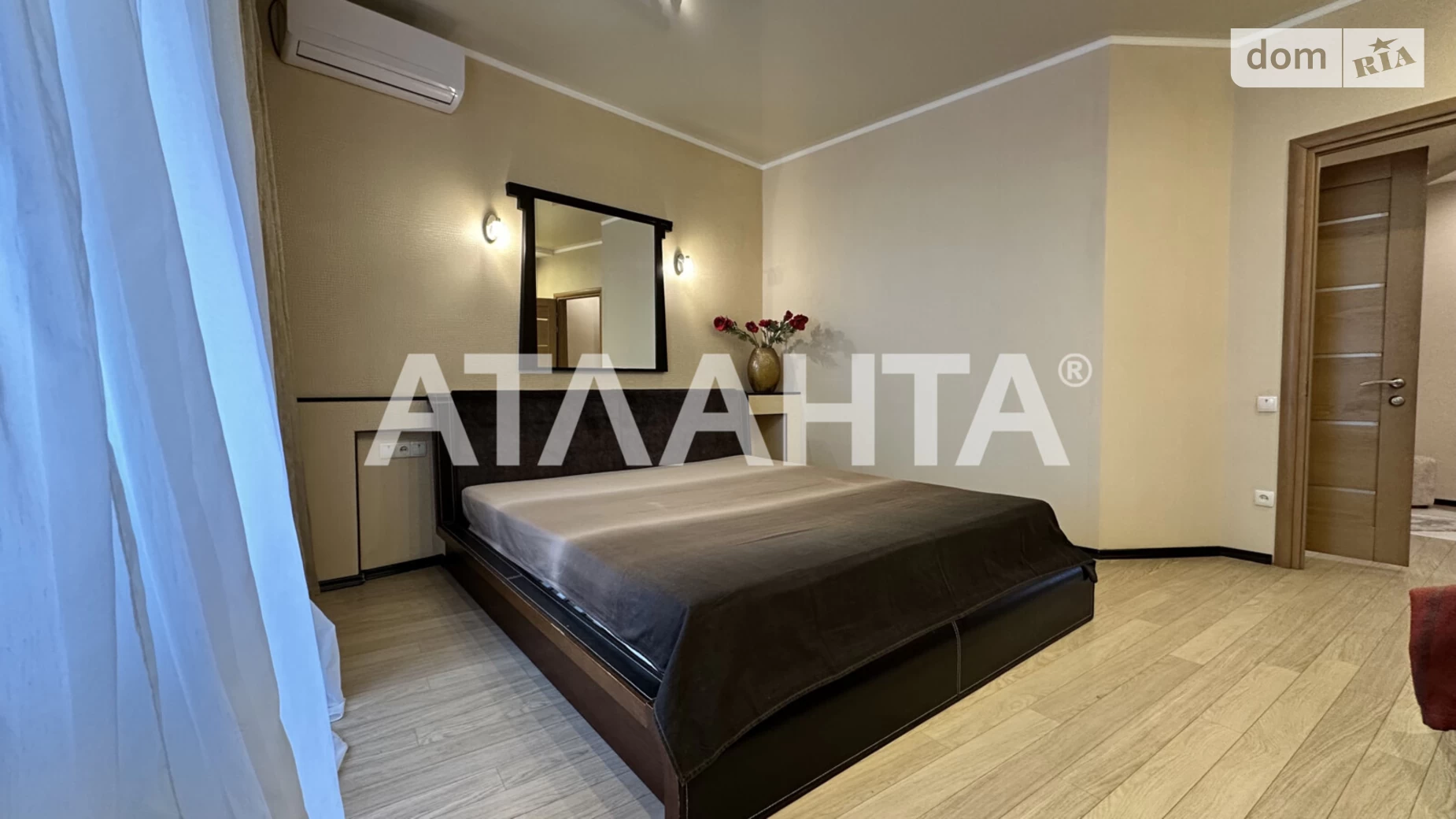 Продається 1-кімнатна квартира 73 кв. м у Одесі, Фонтанська дор. - фото 2