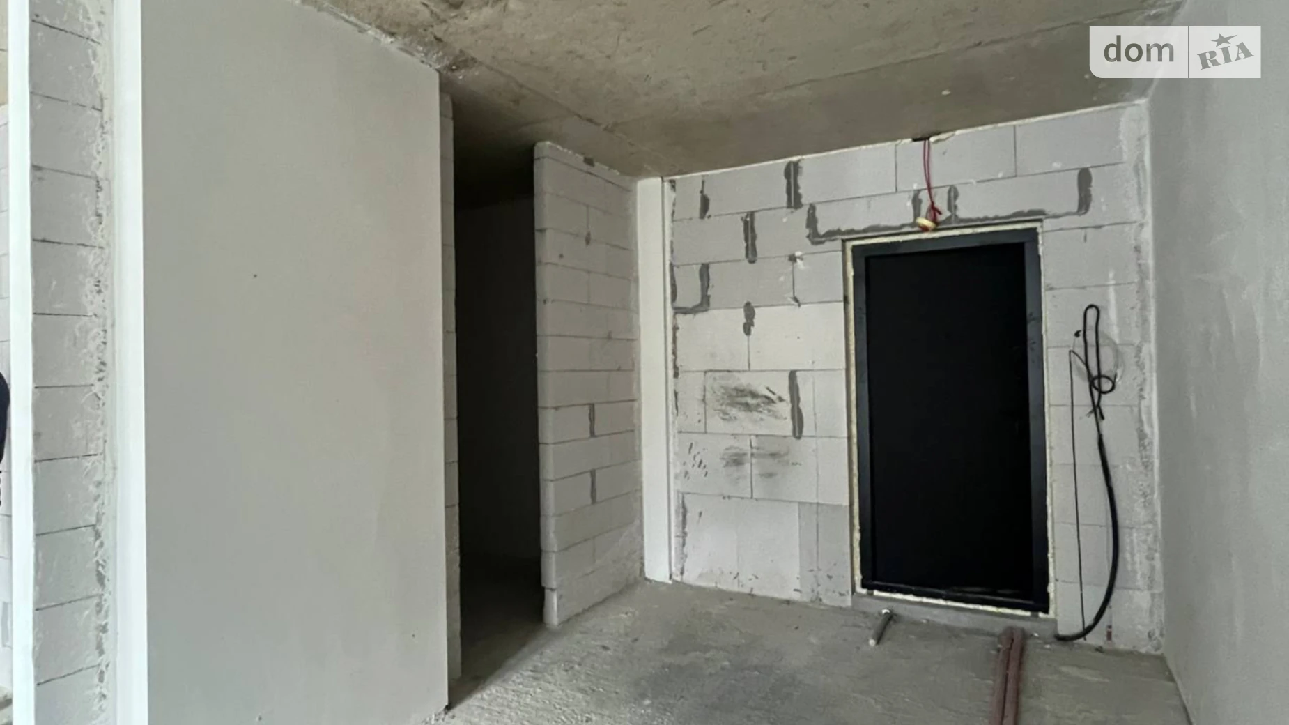 Продается 1-комнатная квартира 51 кв. м в Ивано-Франковске, бул. Южный, 15 - фото 2