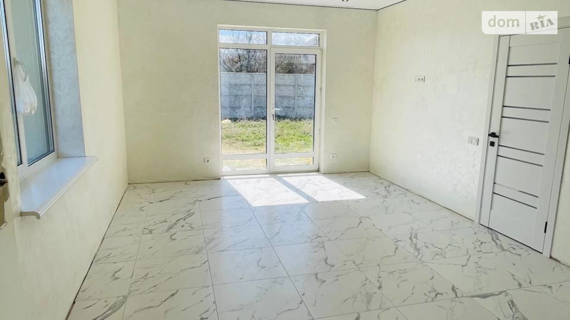 Продається одноповерховий будинок 100 кв. м з гаражем, цена: 87000 $ - фото 3