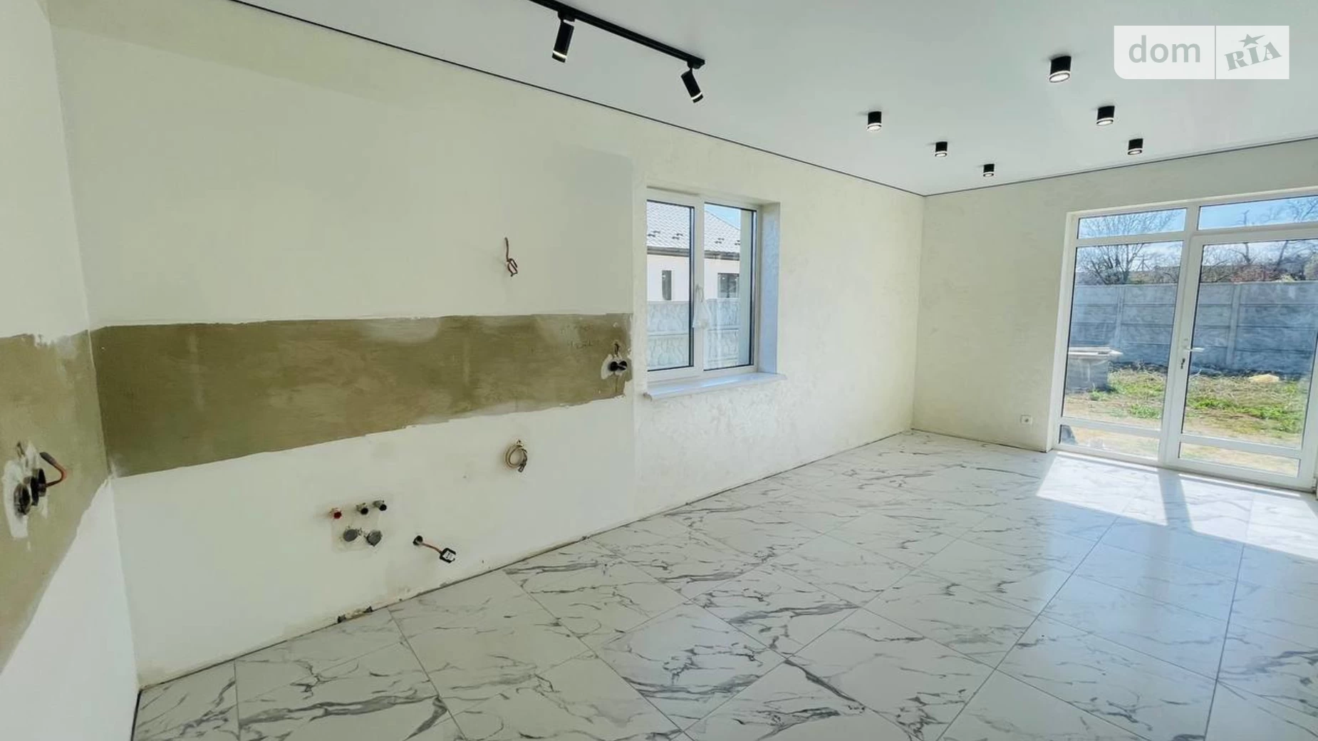 Продается одноэтажный дом 100 кв. м с гаражом, цена: 87000 $ - фото 2