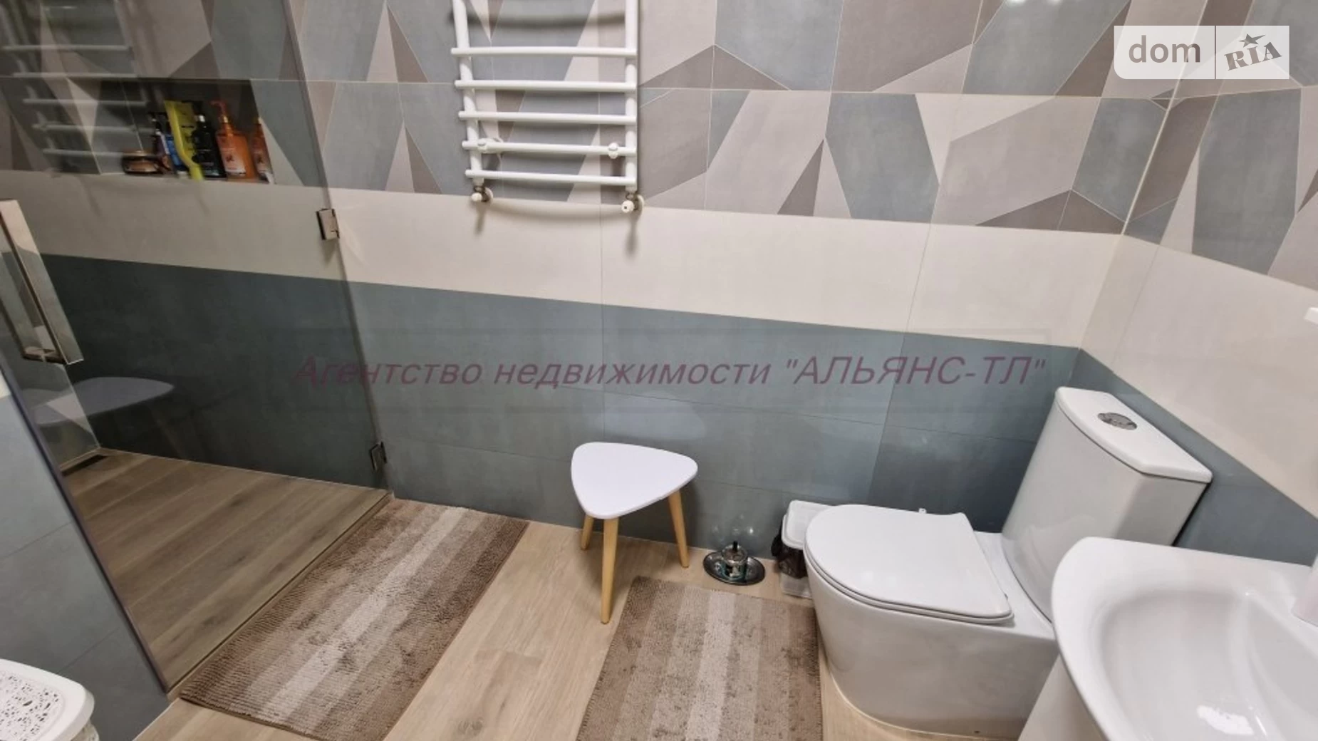 Продается 1-комнатная квартира 63.3 кв. м в Ужгороде, ул. Котляревского - фото 2
