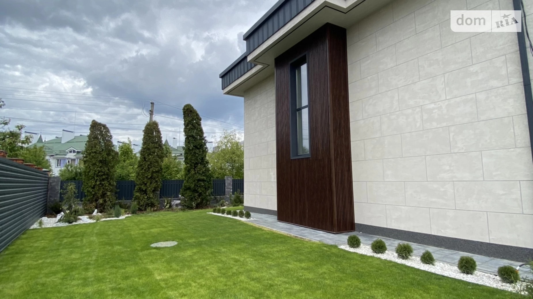 Продается дом на 2 этажа 165 кв. м с гаражом, цена: 320000 $ - фото 2