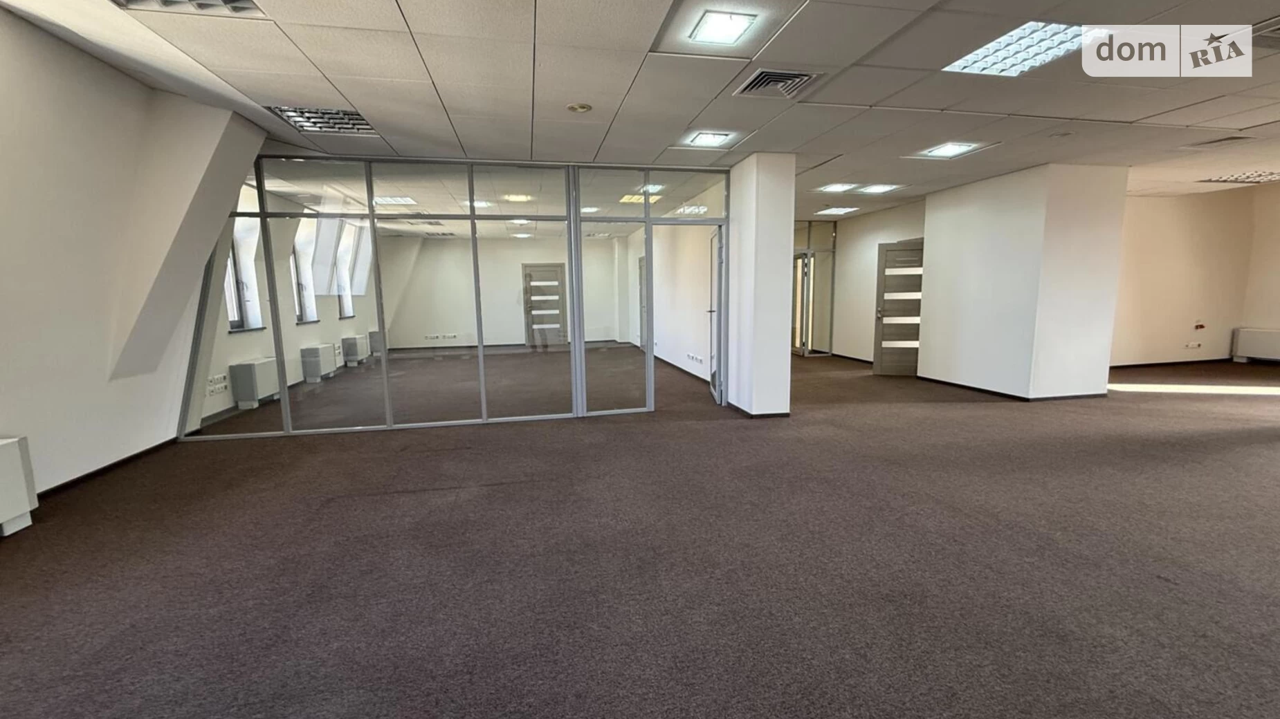 Сдается в аренду офис 620 кв. м в бизнес-центре, цена: 13020 $ - фото 2