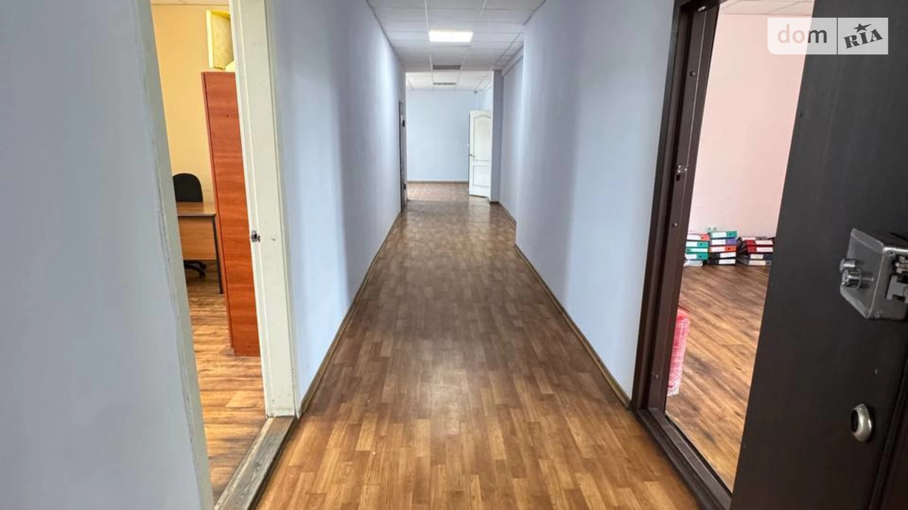 Здається в оренду офіс 46.5 кв. м в бізнес-центрі, цена: 11160 грн - фото 2