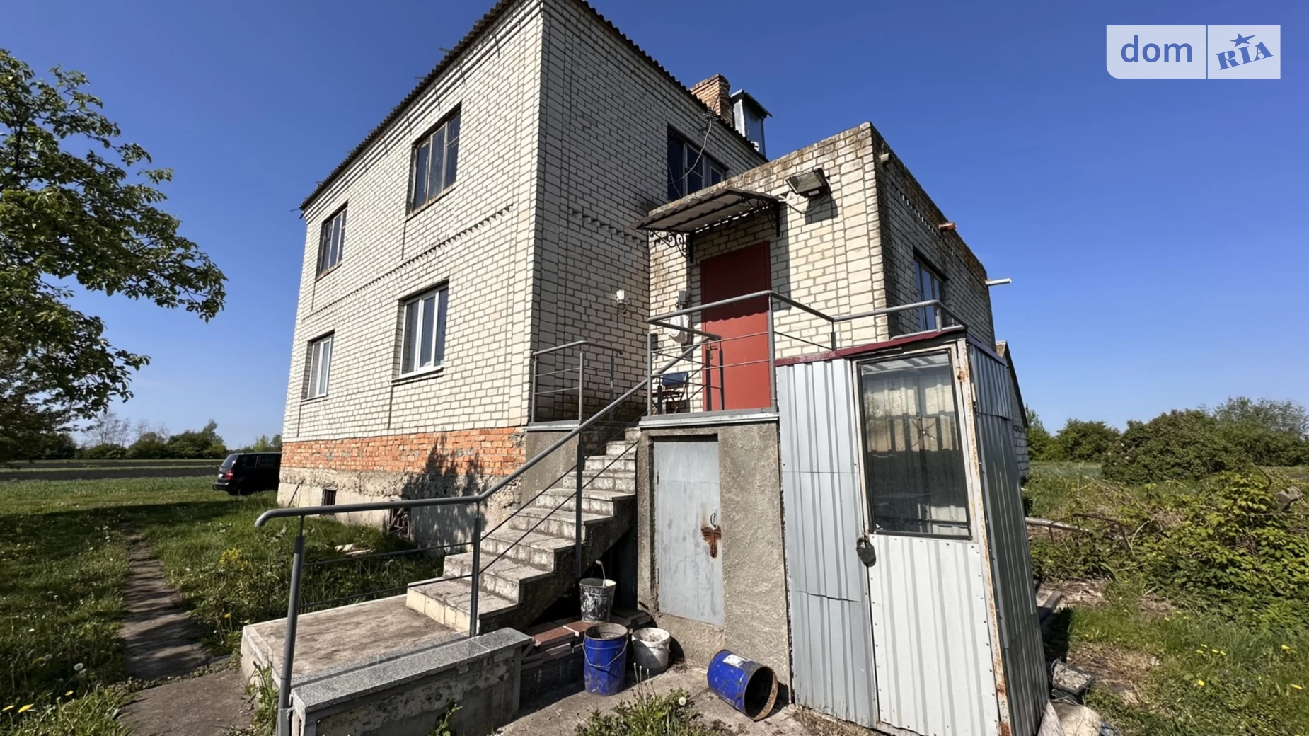 Продается дом на 2 этажа 180 кв. м с бассейном, цена: 27500 $ - фото 2