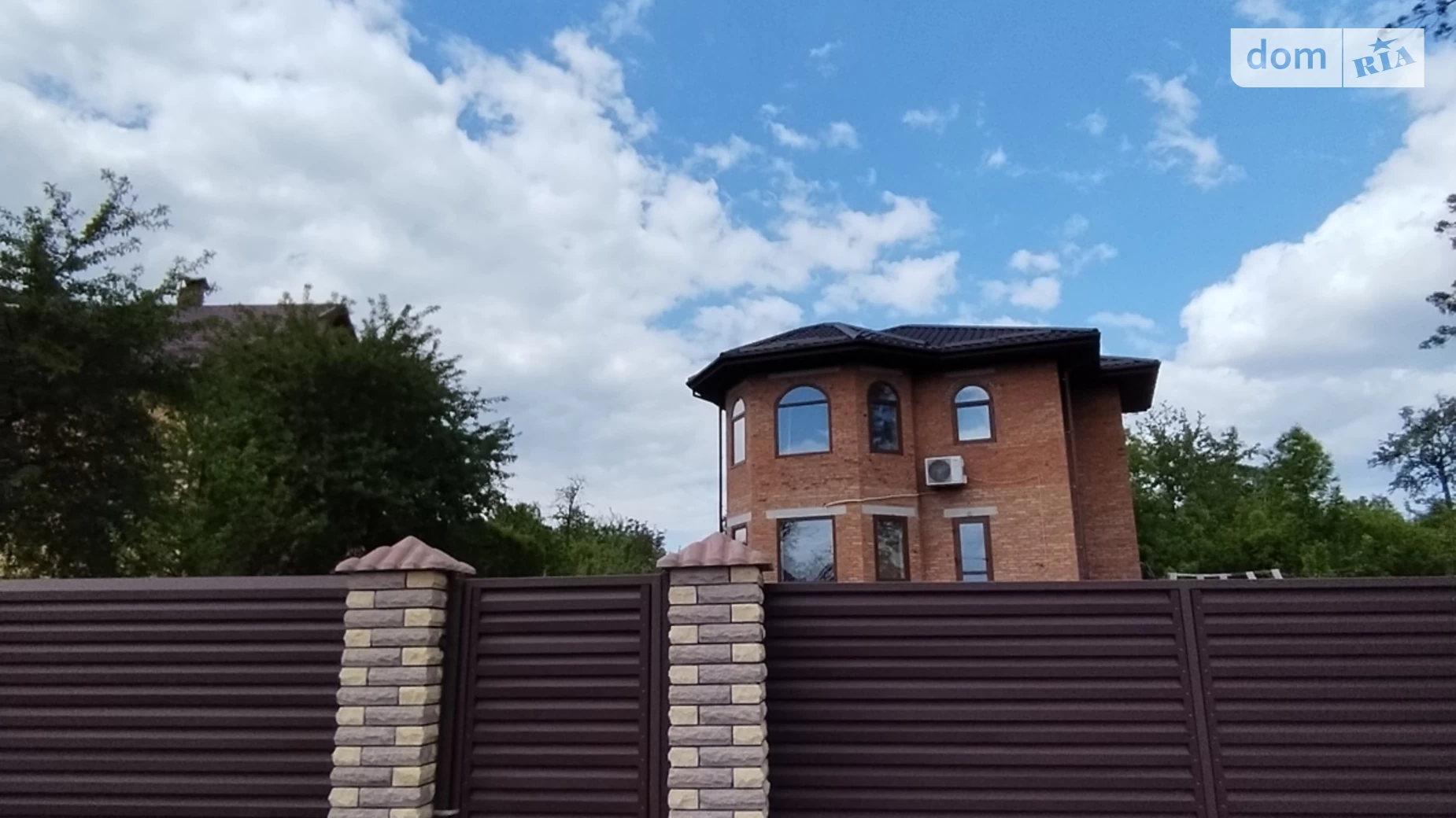 Продается дом на 2 этажа 140 кв. м с баней/сауной, цена: 105000 $ - фото 2