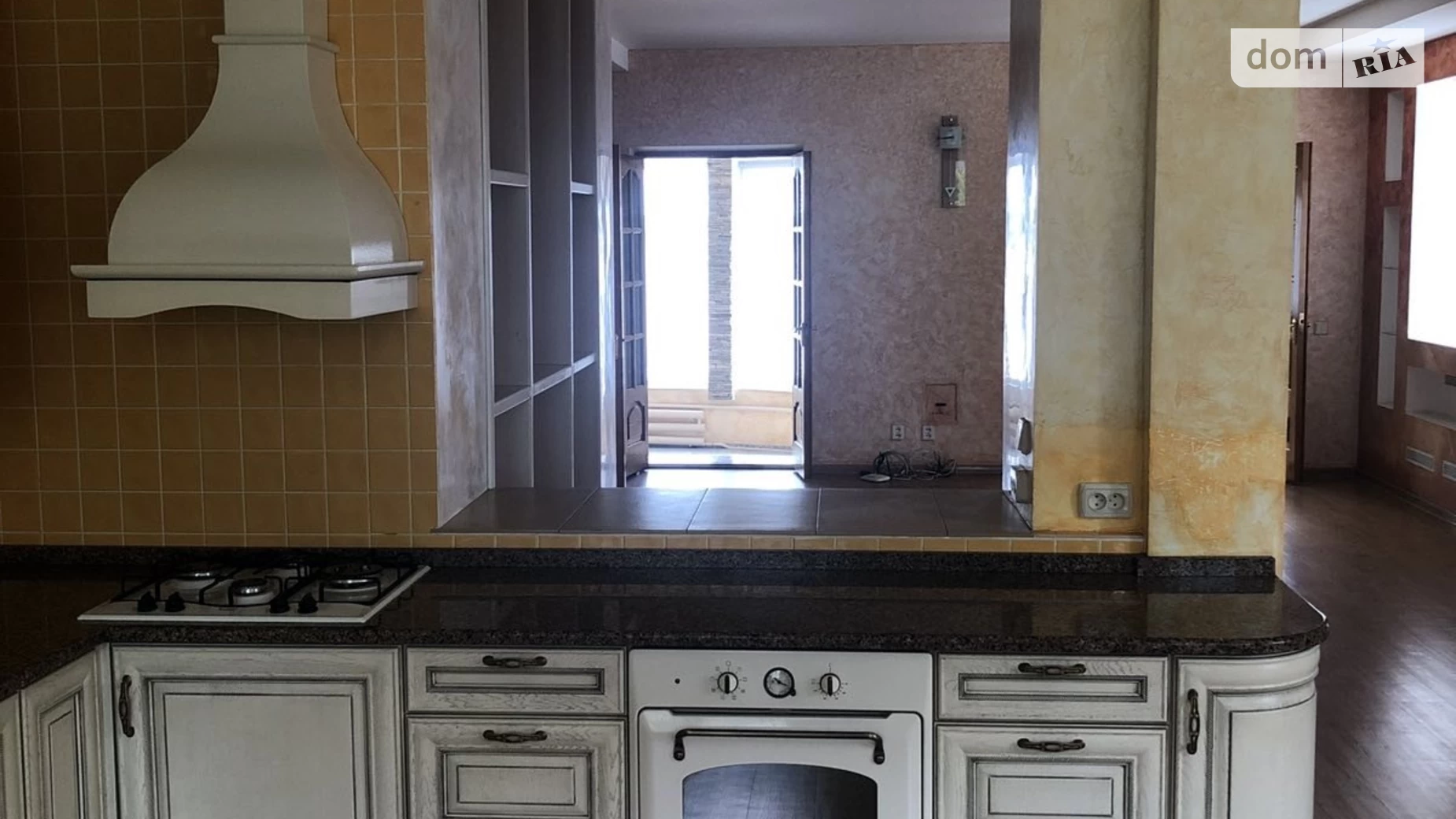 Продается дом на 3 этажа 389.1 кв. м с мансардой, цена: 170000 € - фото 4