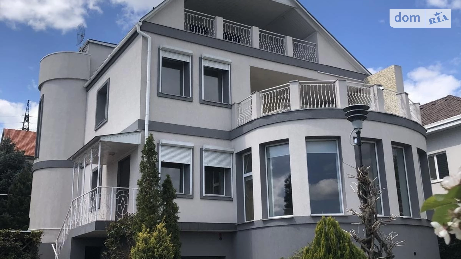 Продается дом на 3 этажа 389.1 кв. м с мансардой, цена: 170000 € - фото 3