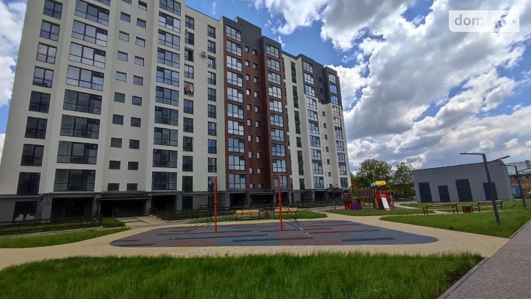 Продается 3-комнатная квартира 90 кв. м в Ивано-Франковске, цена: 66000 $ - фото 2