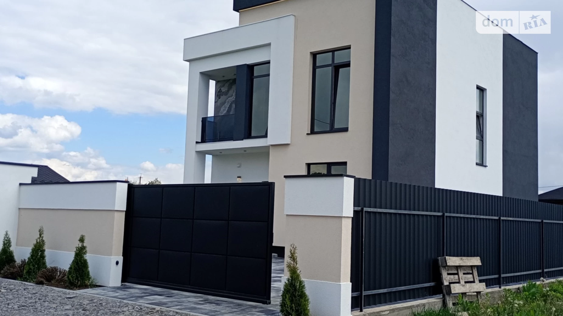 Продается дом на 2 этажа 145 кв. м с садом, цена: 124999 $ - фото 3