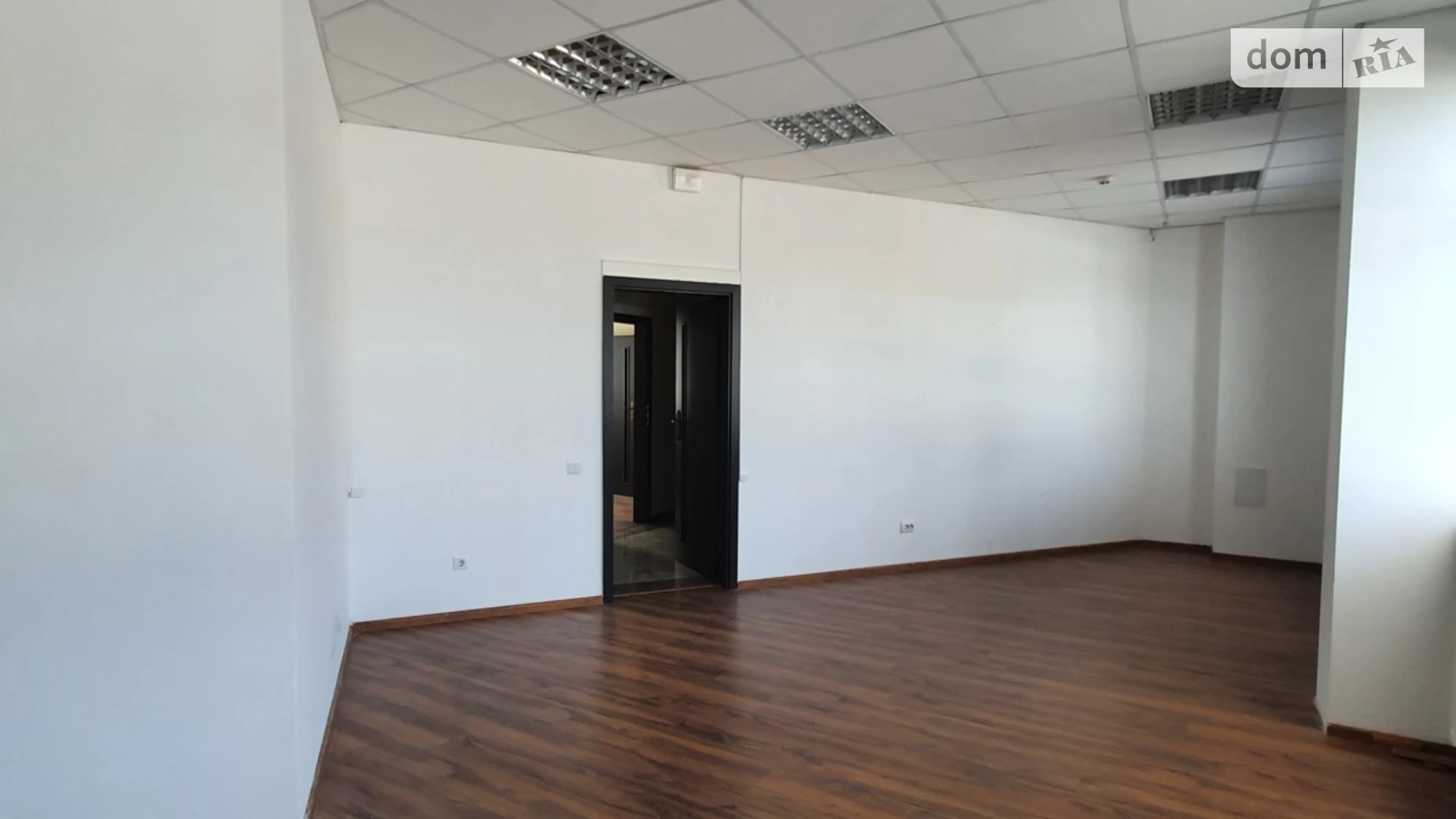 Здається в оренду офіс 25.7 кв. м в бізнес-центрі, цена: 257 $ - фото 3