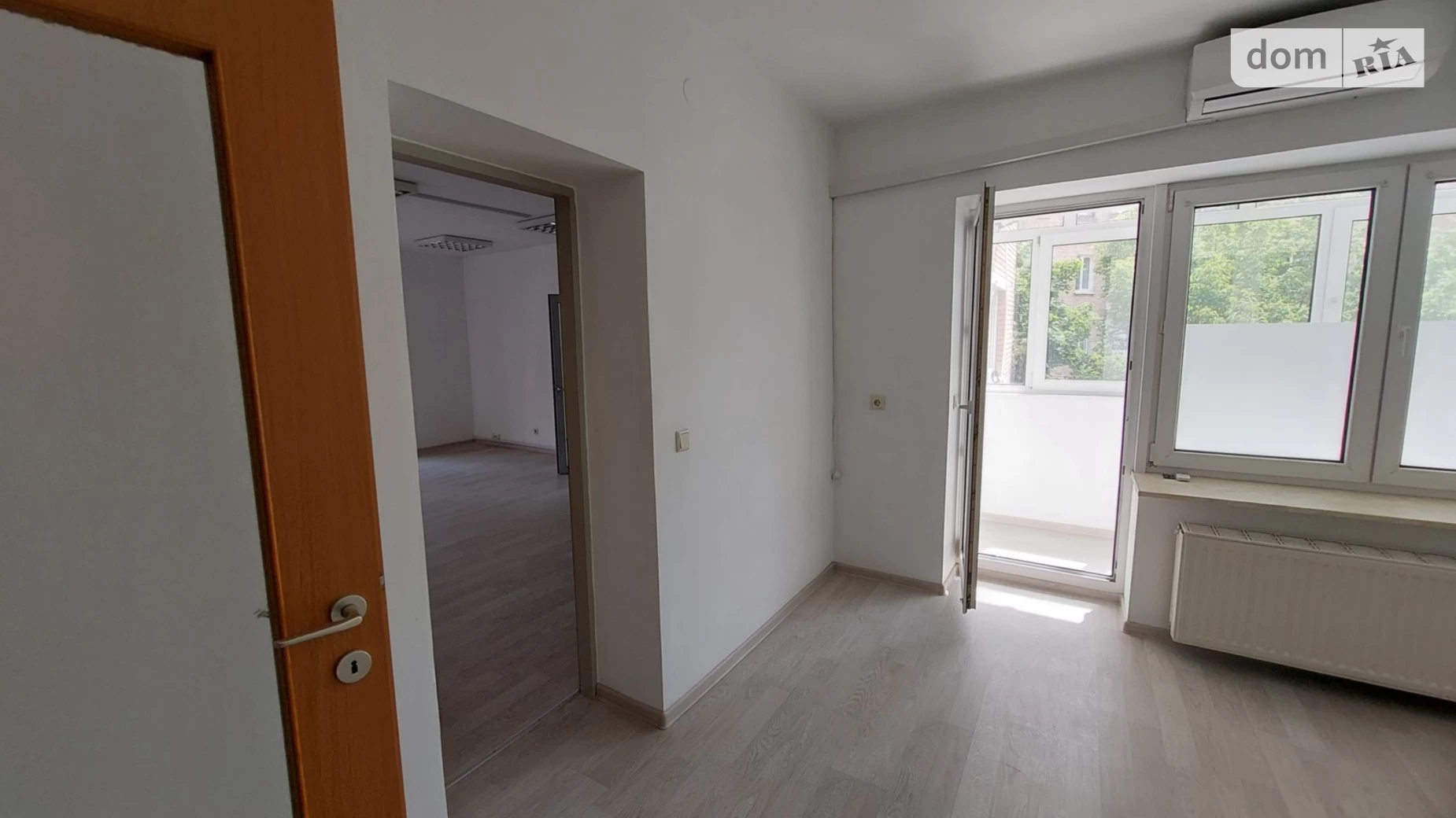 Сдается в аренду офис 95 кв. м в бизнес-центре, цена: 1425 $ - фото 4