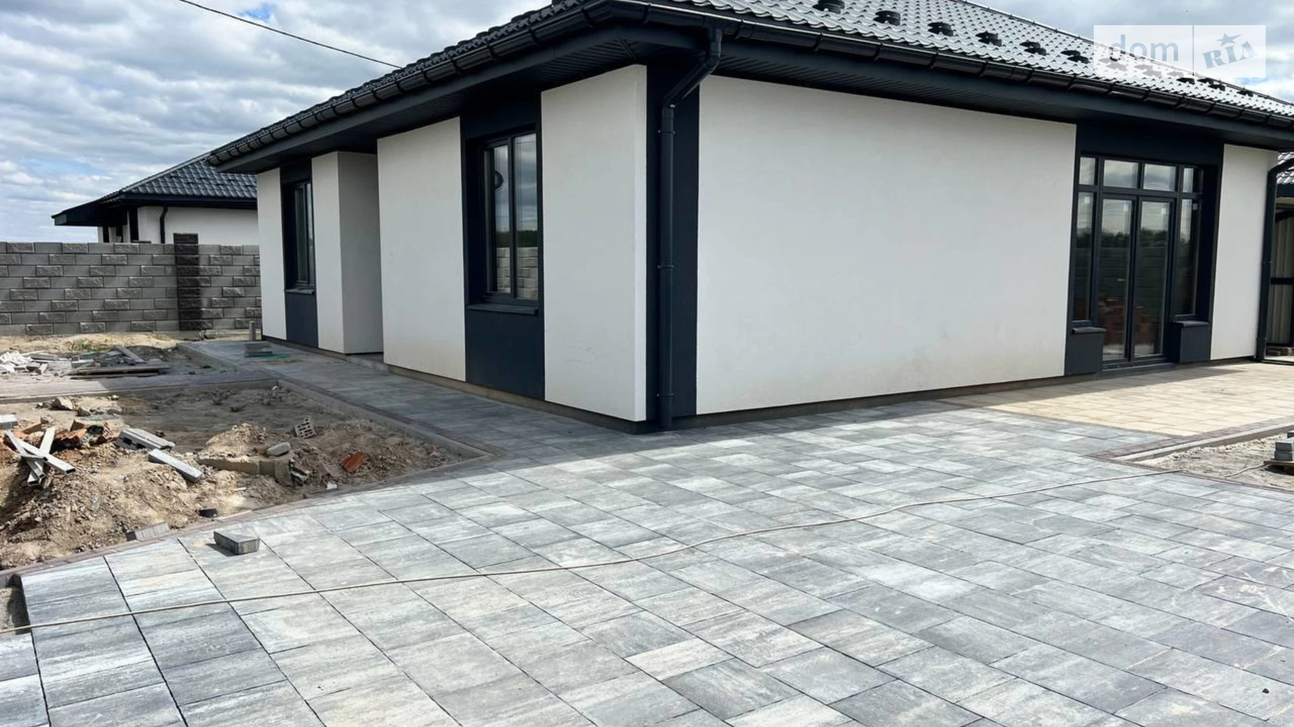 Продается одноэтажный дом 90 кв. м с балконом, цена: 70000 $ - фото 2