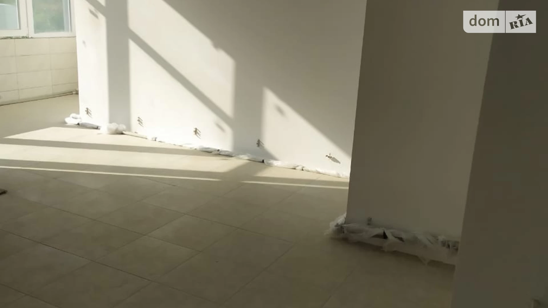 Сдается в аренду офис 32 кв. м в бизнес-центре, цена: 100 € - фото 3