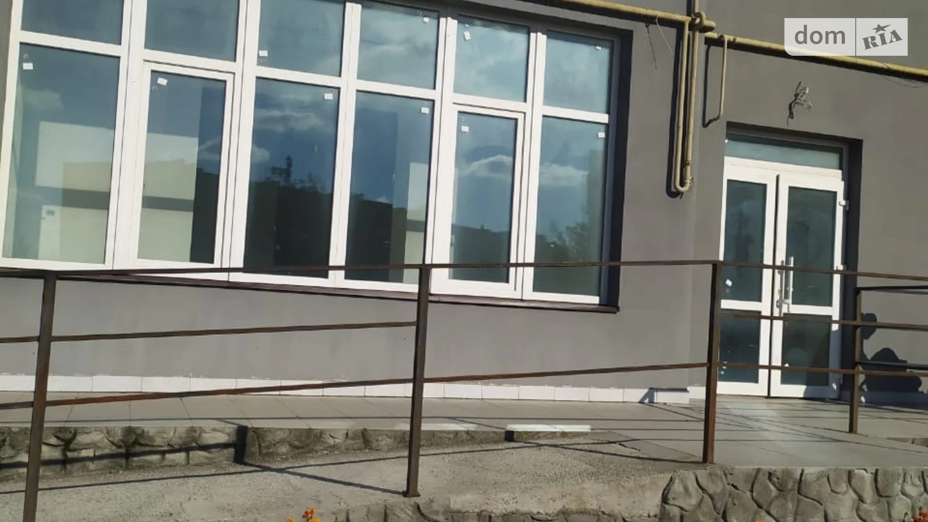 Сдается в аренду офис 32 кв. м в бизнес-центре, цена: 100 € - фото 5