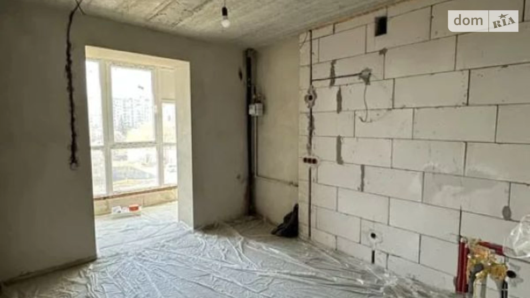Продается 1-комнатная квартира 42.7 кв. м в Ивано-Франковске, цена: 40500 $ - фото 2