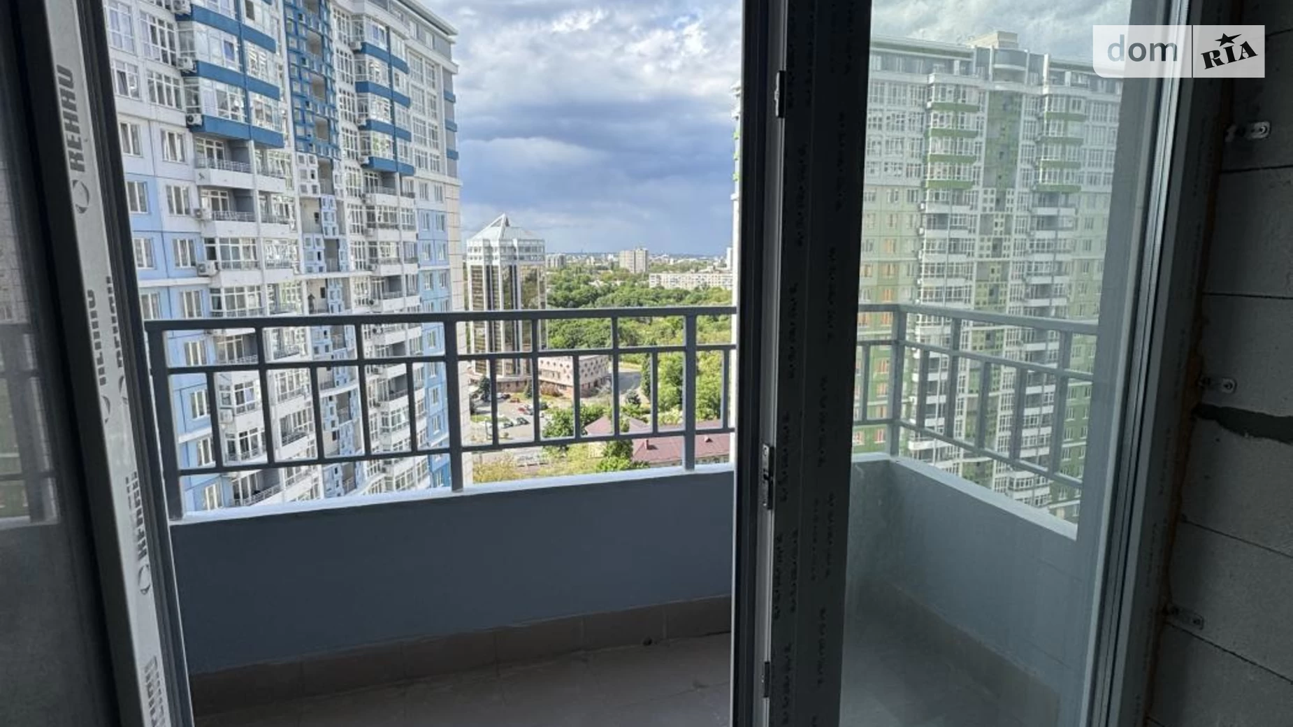 Продается 1-комнатная квартира 46.5 кв. м в Одессе, просп. Гагарина, 19 корпус 4 - фото 3