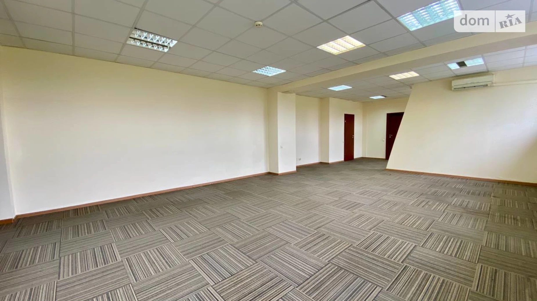 Сдается в аренду офис 169.96 кв. м в бизнес-центре, цена: 1795 $ - фото 4