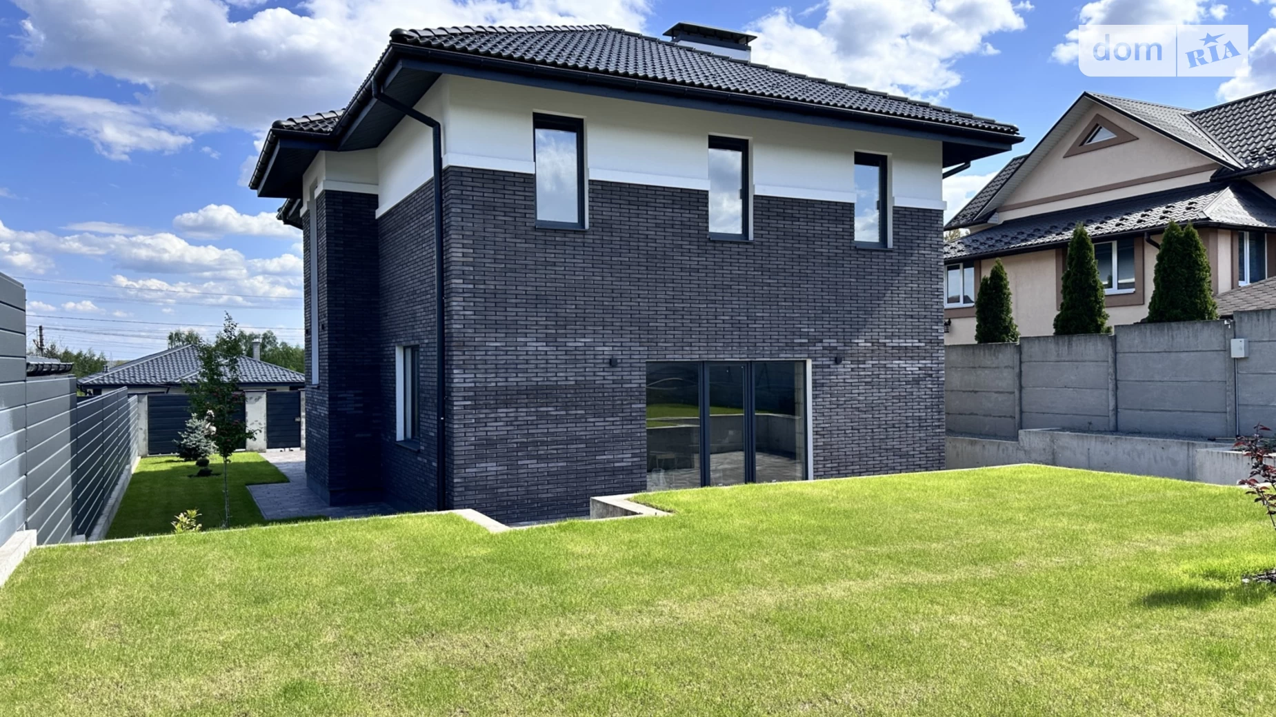 Продается дом на 2 этажа 150 кв. м с гаражом, цена: 165000 $ - фото 4