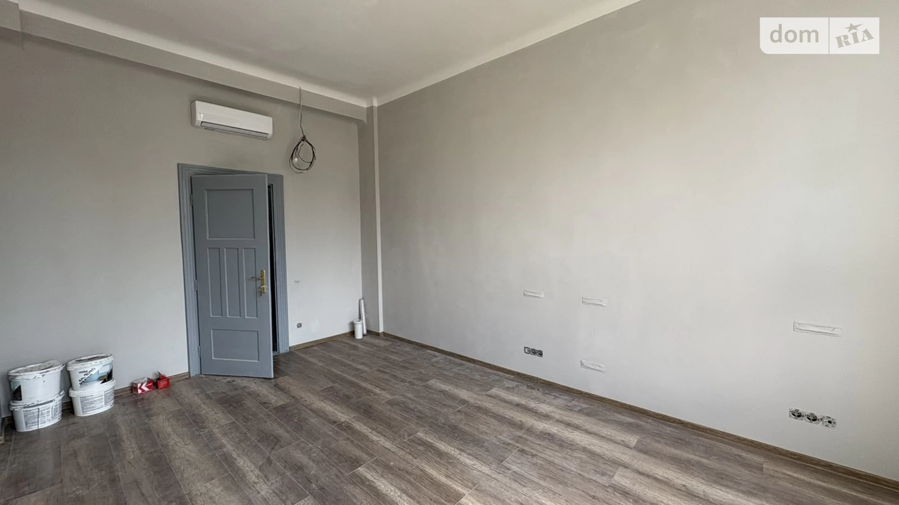 Здається в оренду офіс 246.5 кв. м в бізнес-центрі, цена: 2465 $ - фото 2